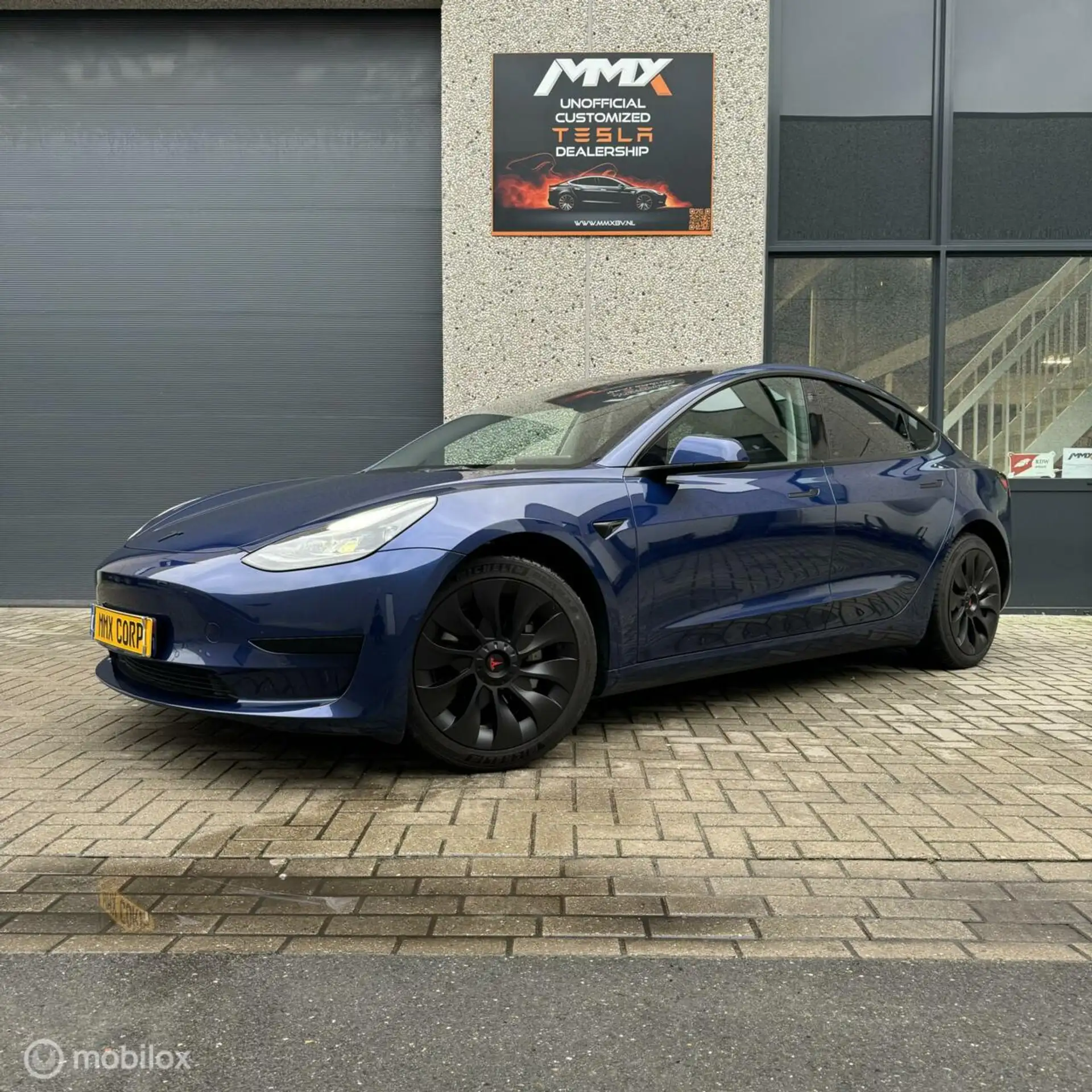 Tesla - Model 3