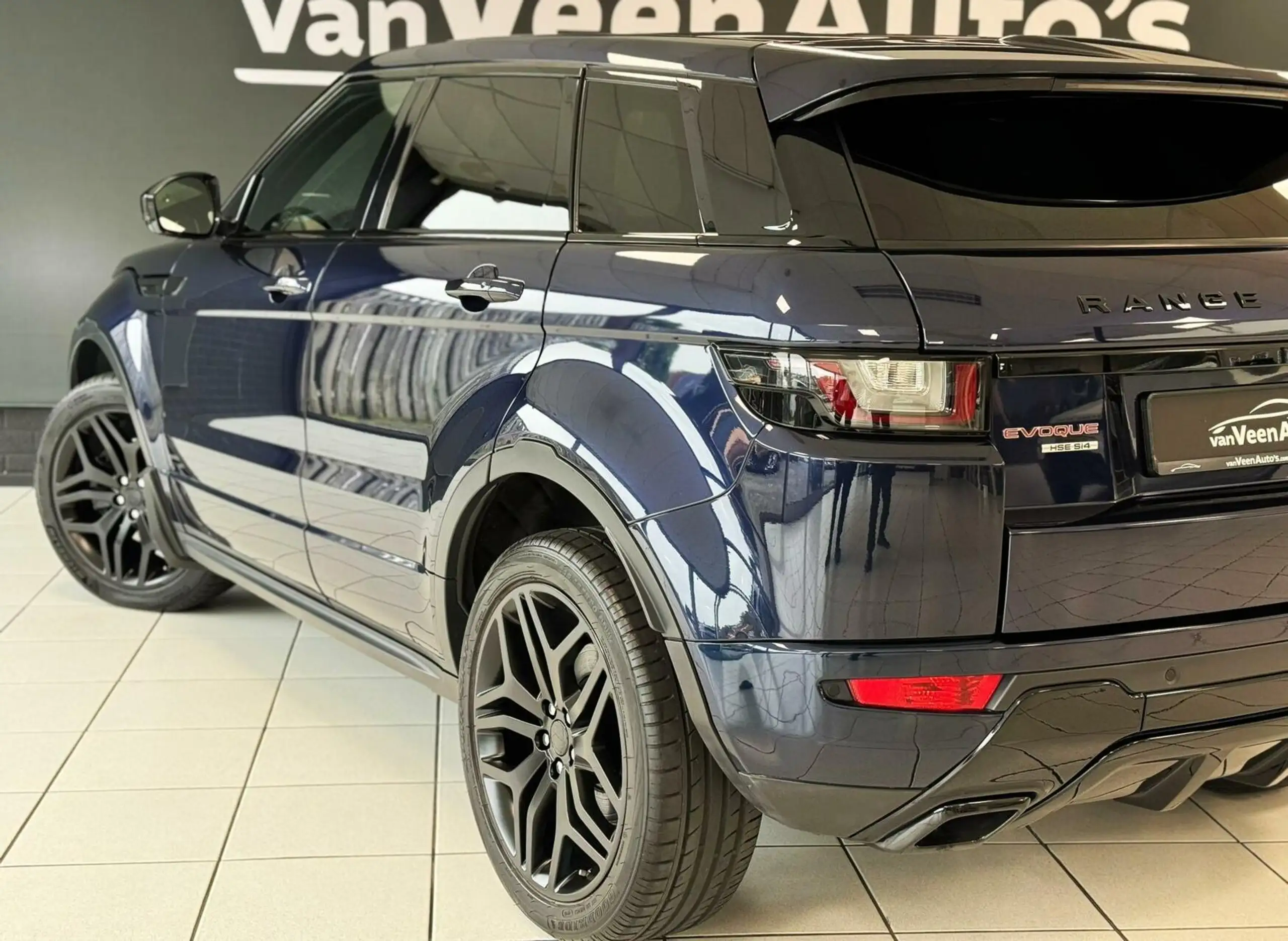 Land Rover - Range Rover Evoque