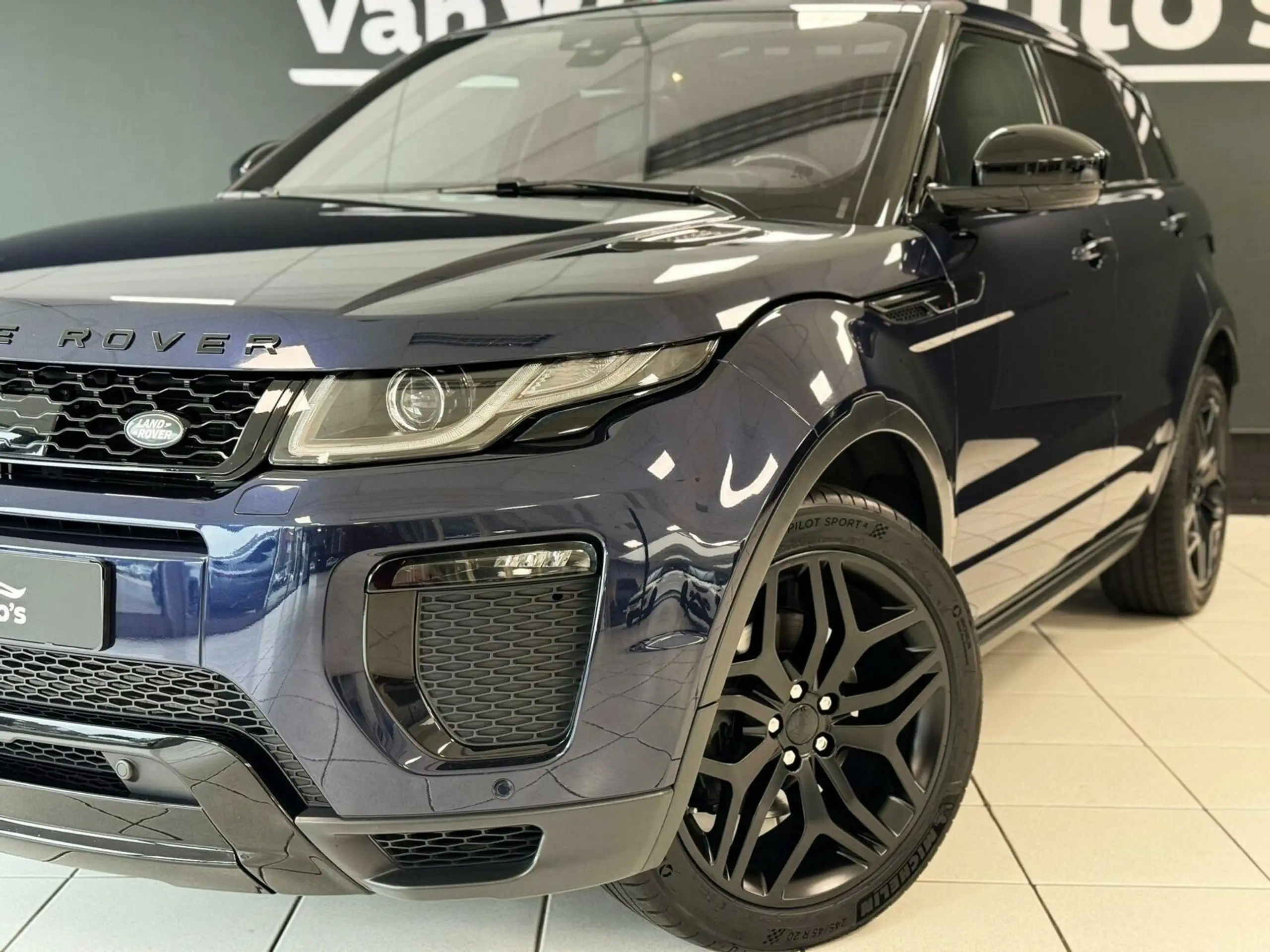 Land Rover - Range Rover Evoque