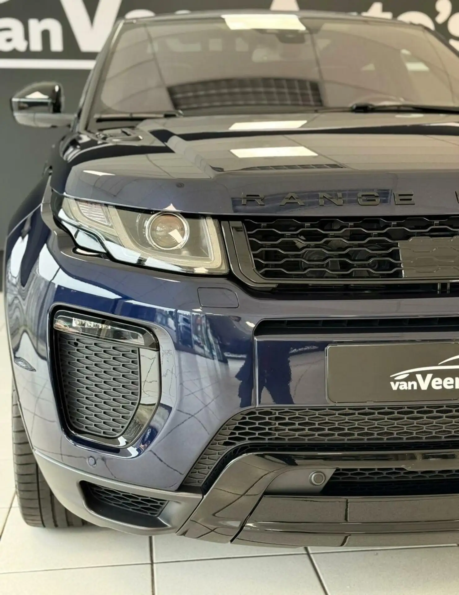 Land Rover - Range Rover Evoque