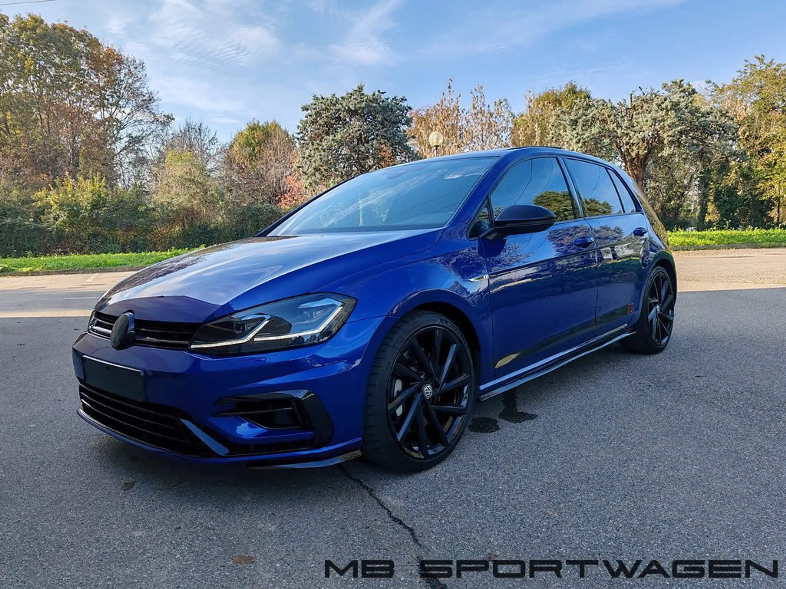 Volkswagen - Golf