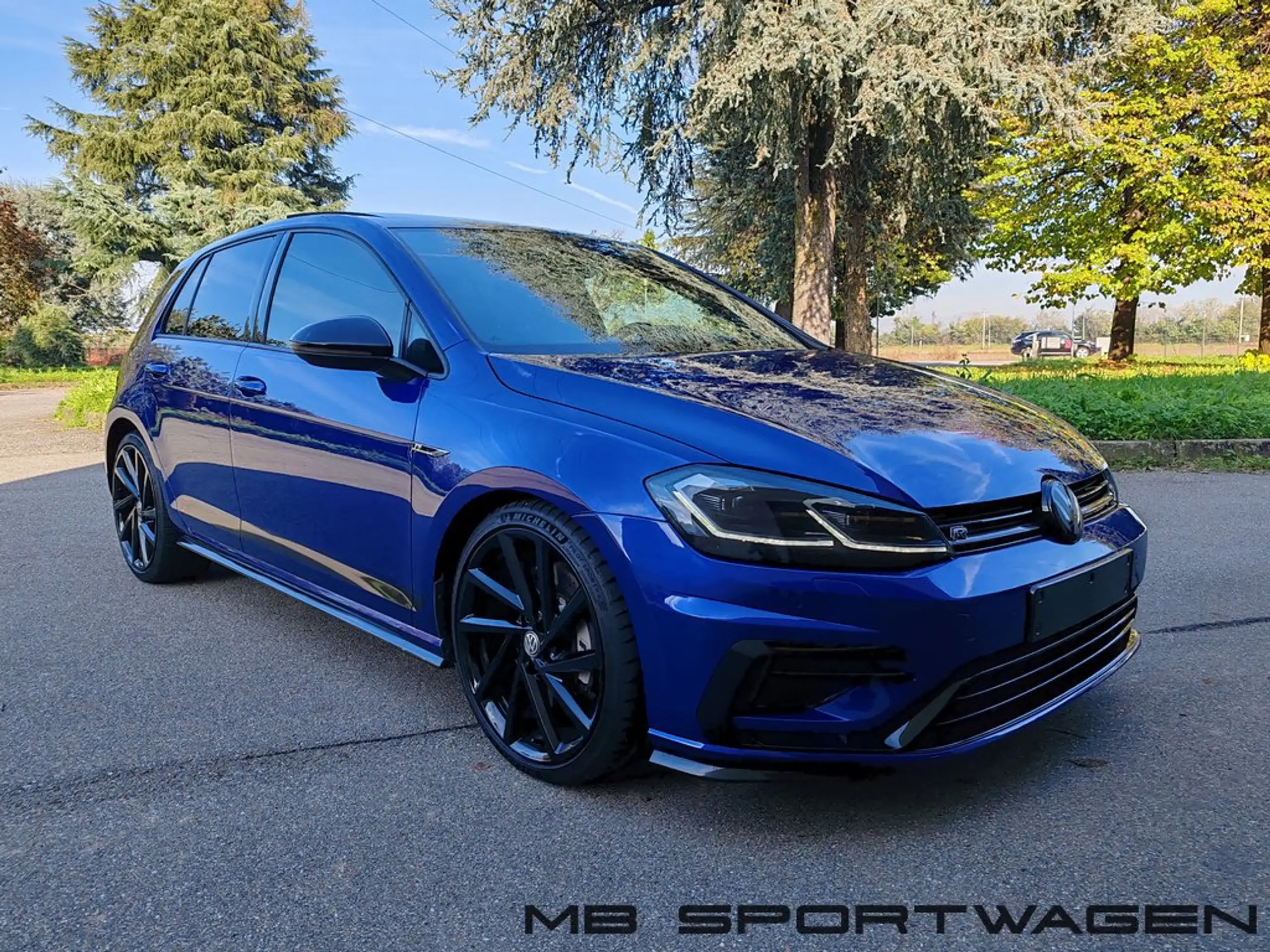 Volkswagen - Golf