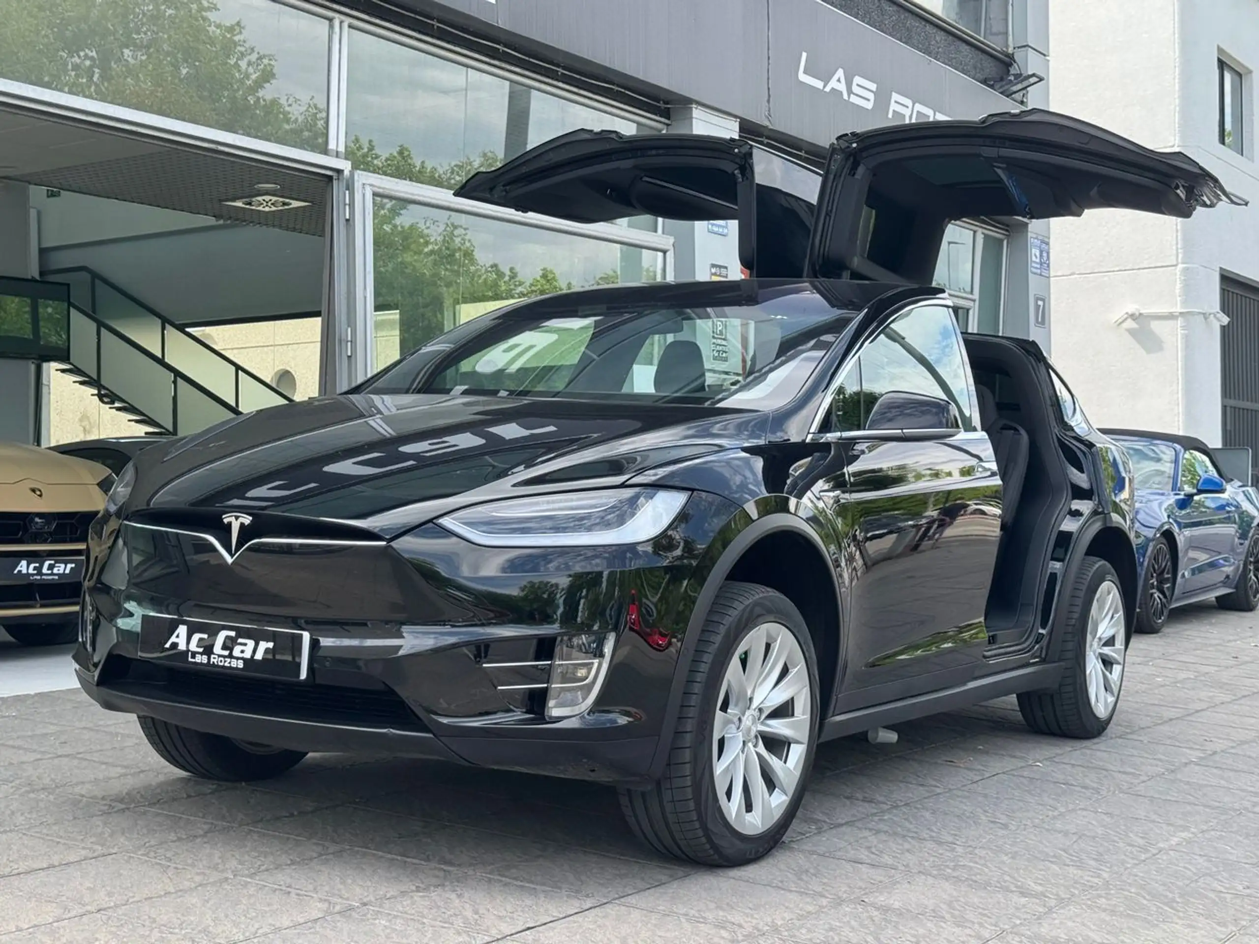 Tesla - Model X