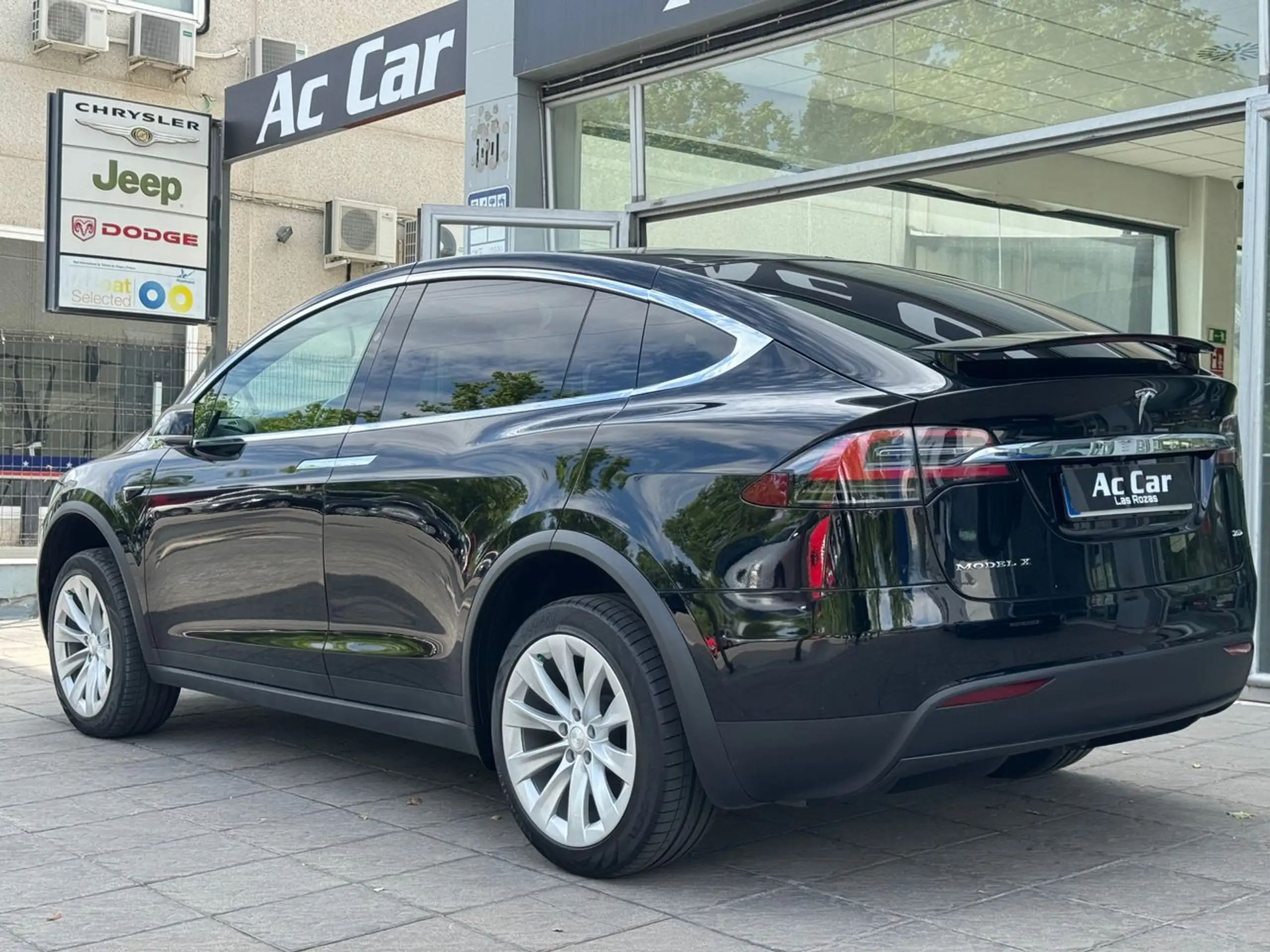 Tesla - Model X