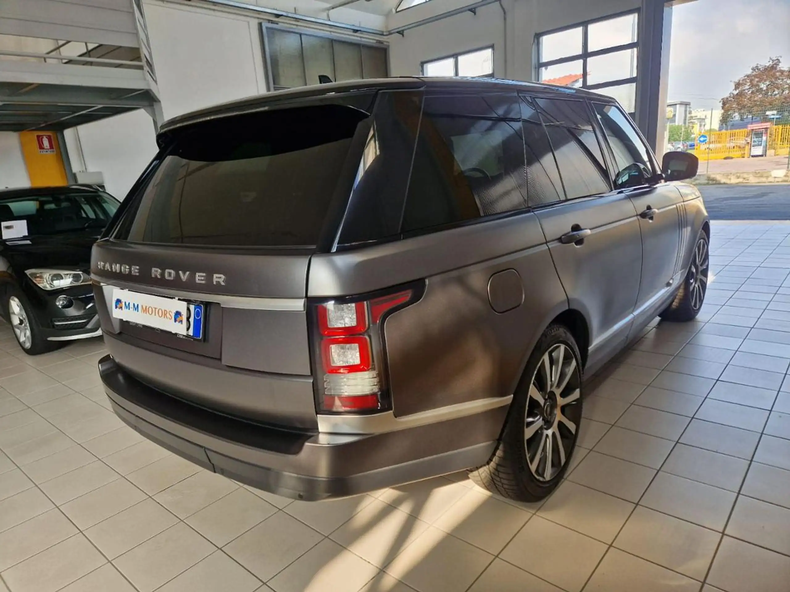 Land Rover - Range Rover