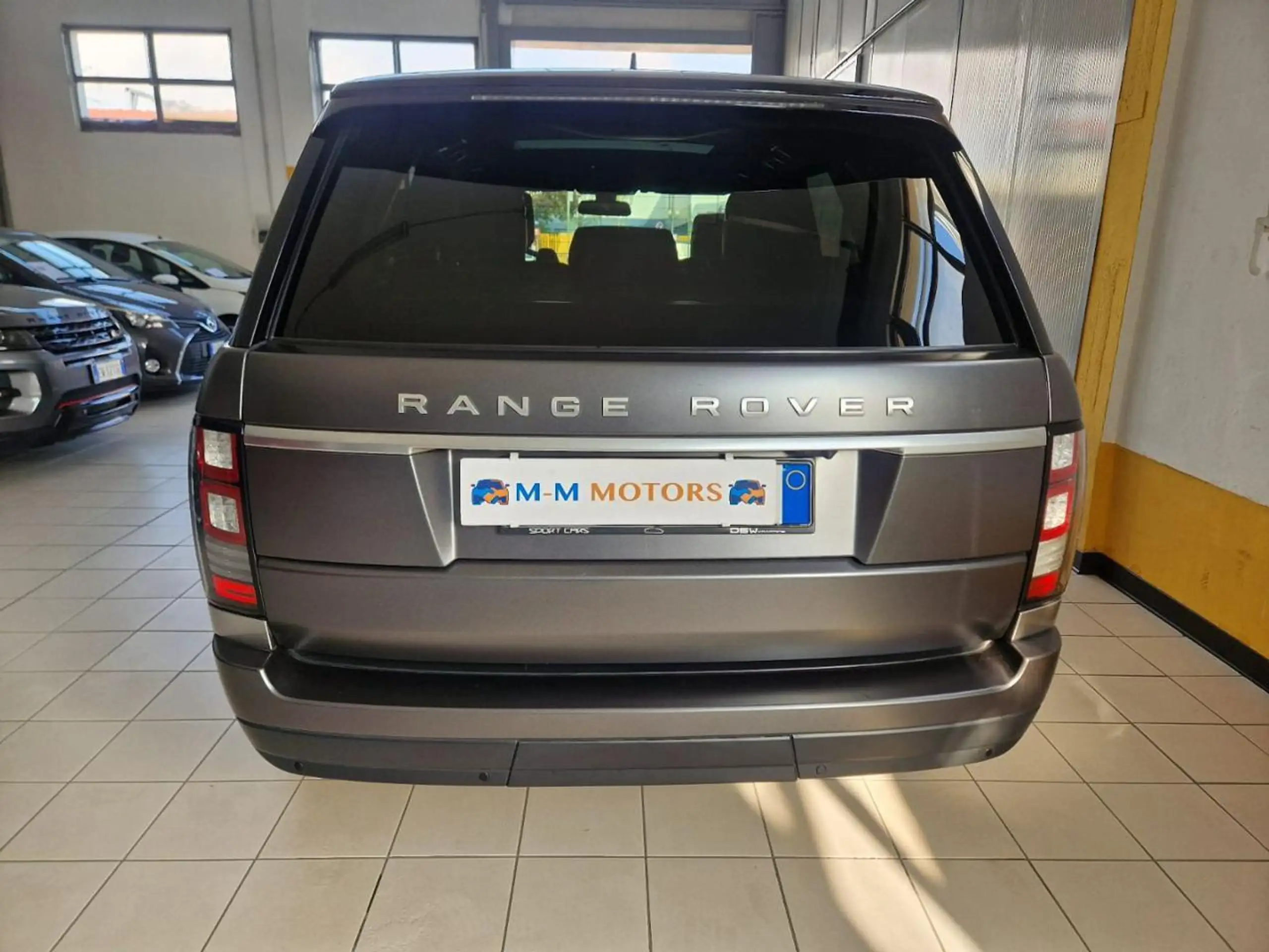 Land Rover - Range Rover