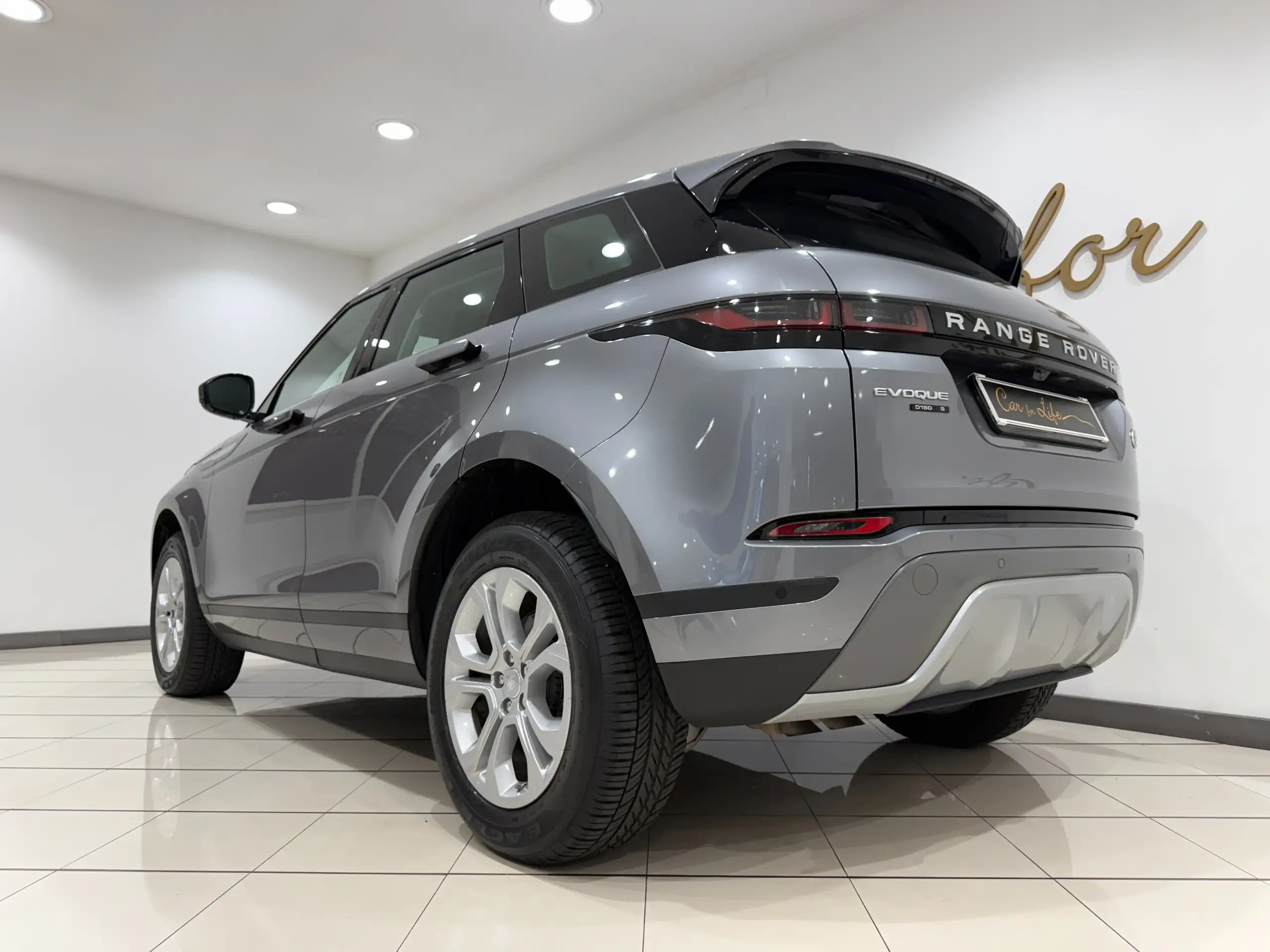 Land Rover - Range Rover Evoque