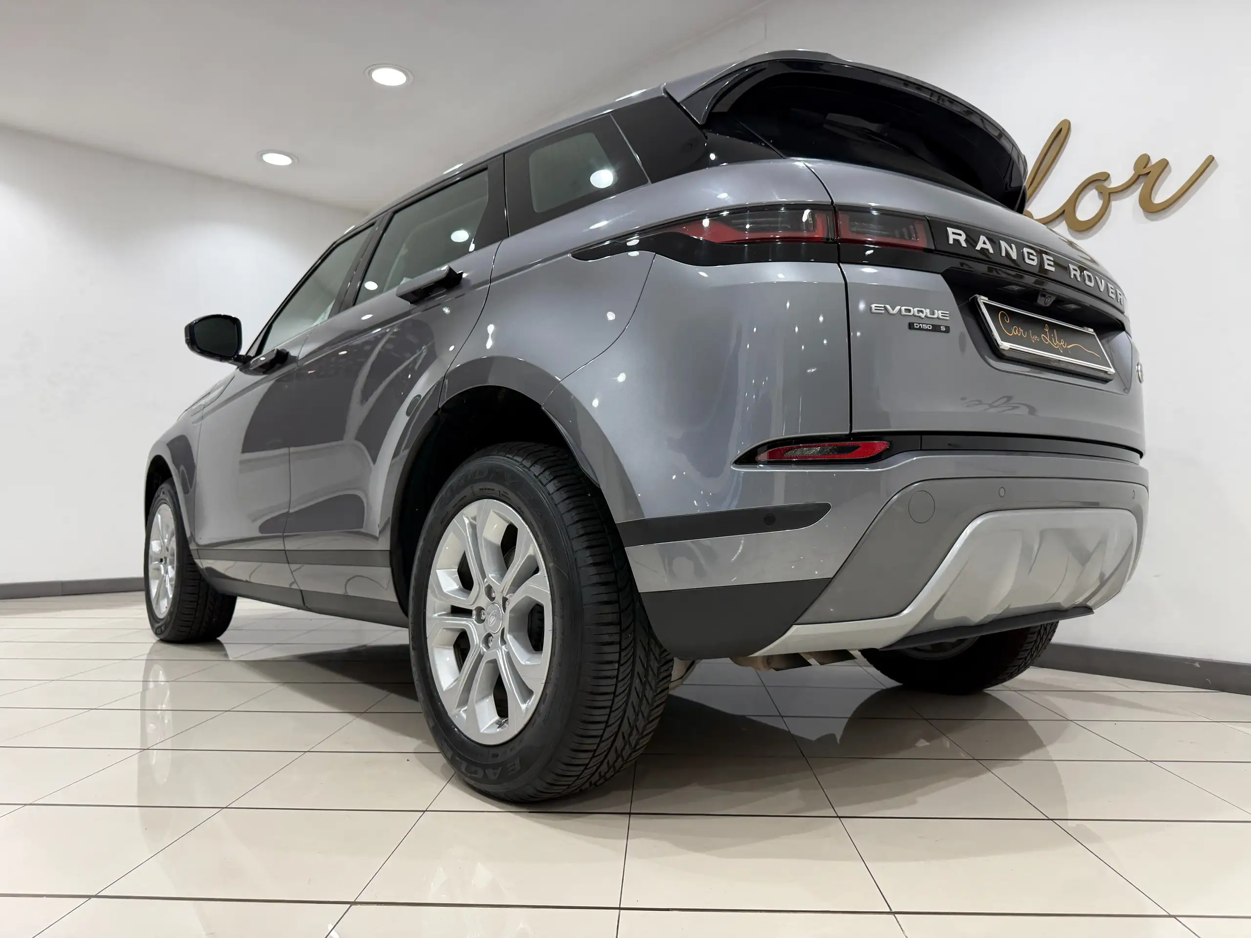 Land Rover - Range Rover Evoque