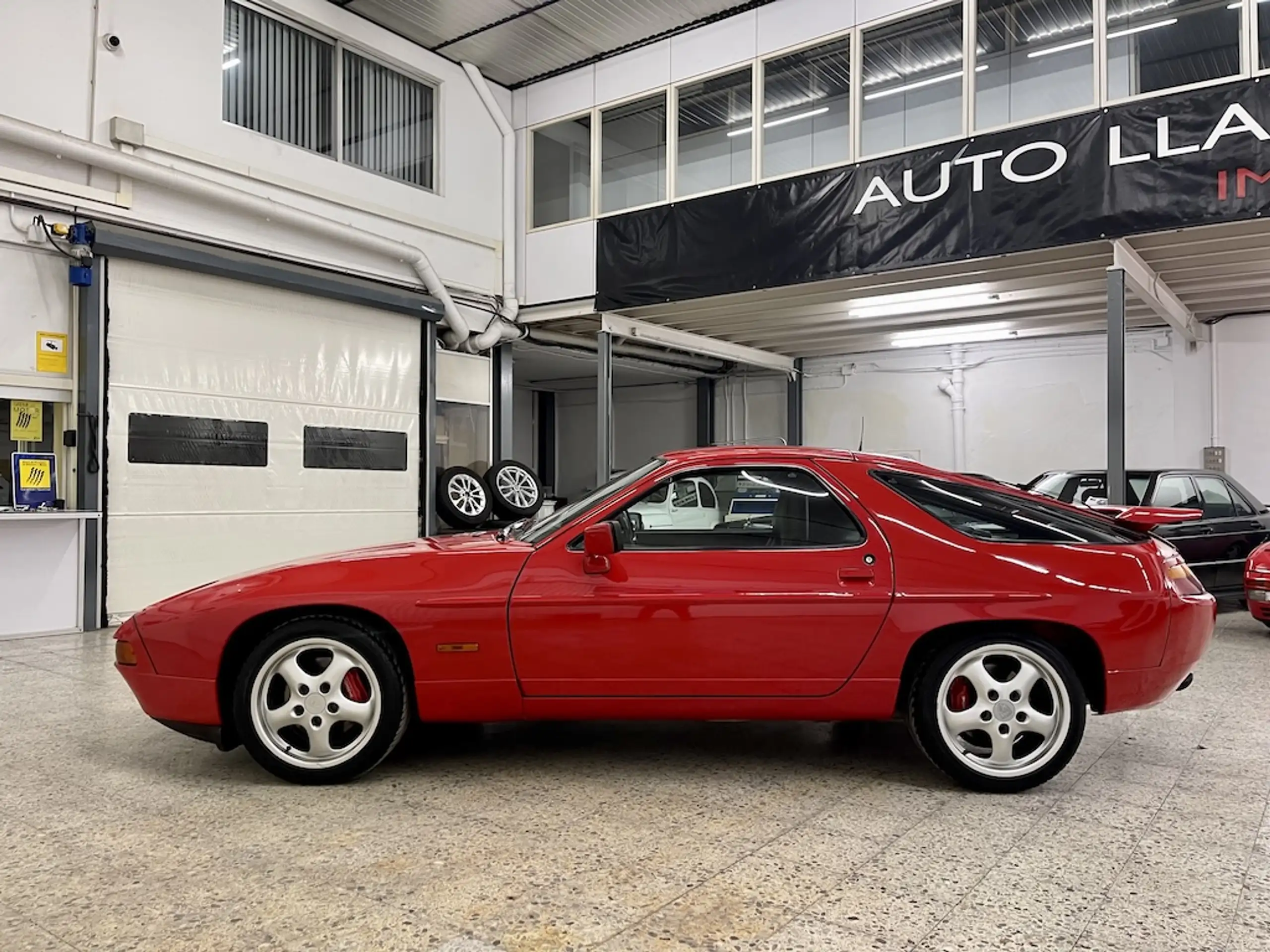 Porsche - 928