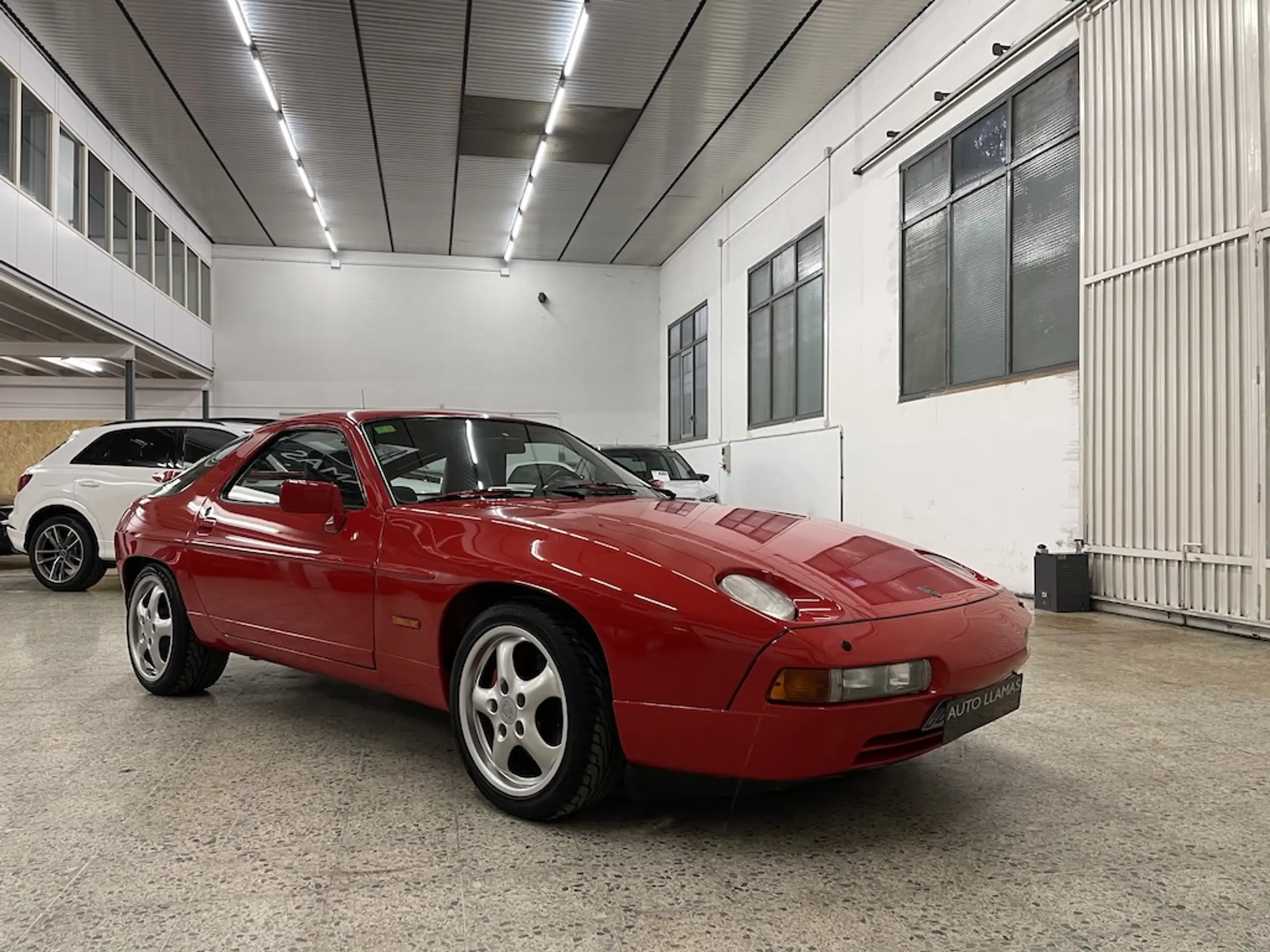 Porsche - 928