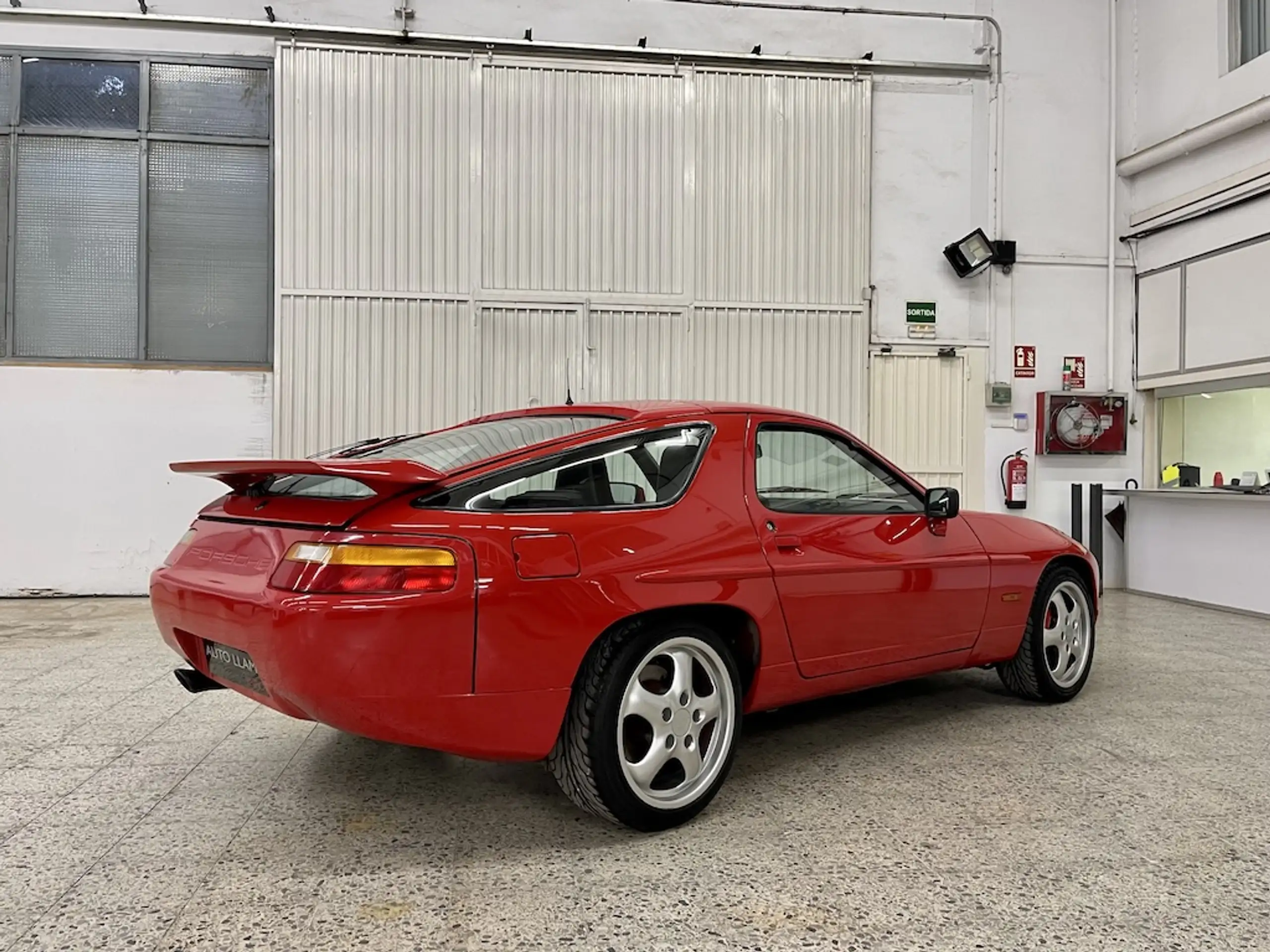 Porsche - 928