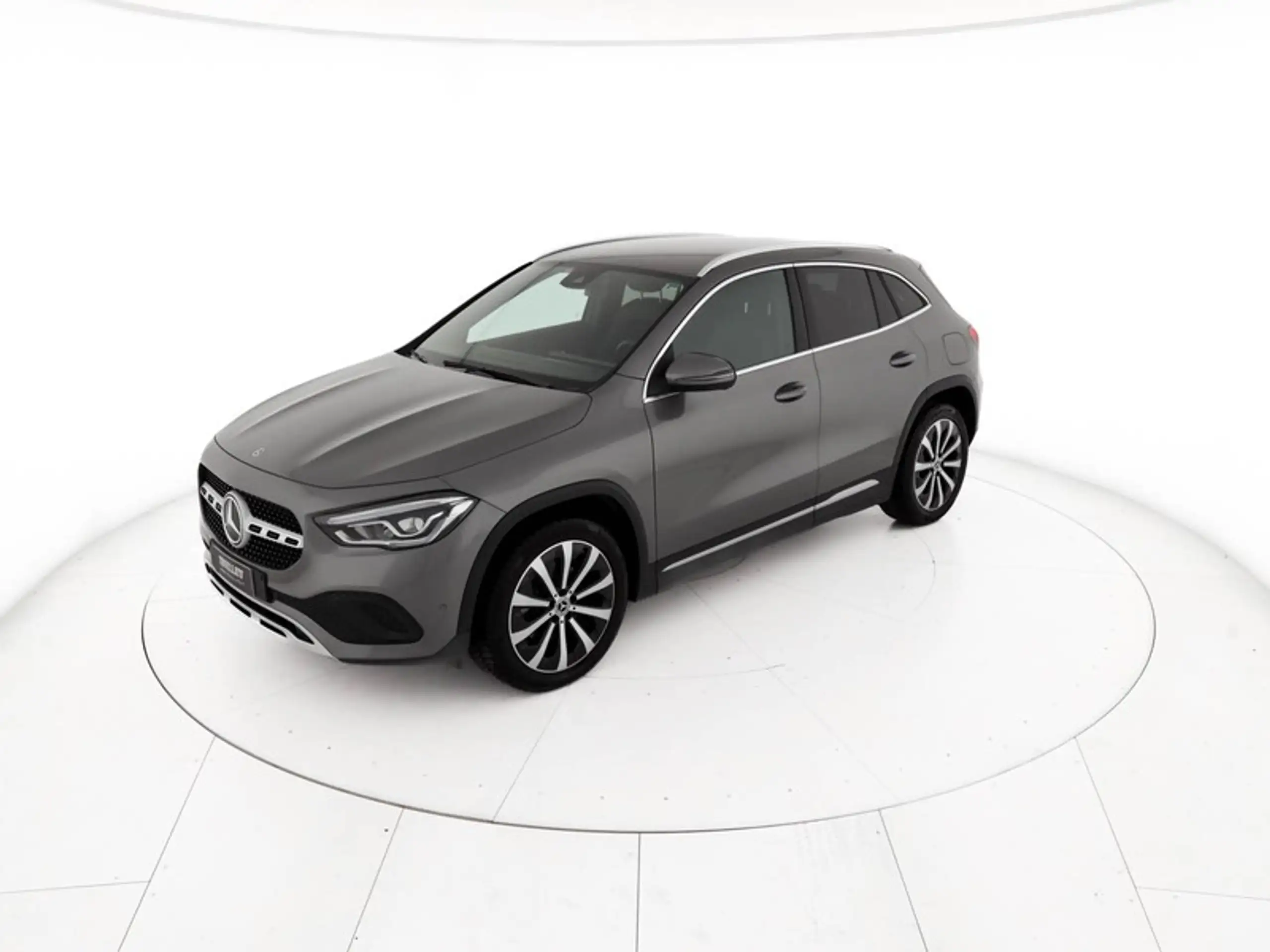 Mercedes-Benz - GLA 200