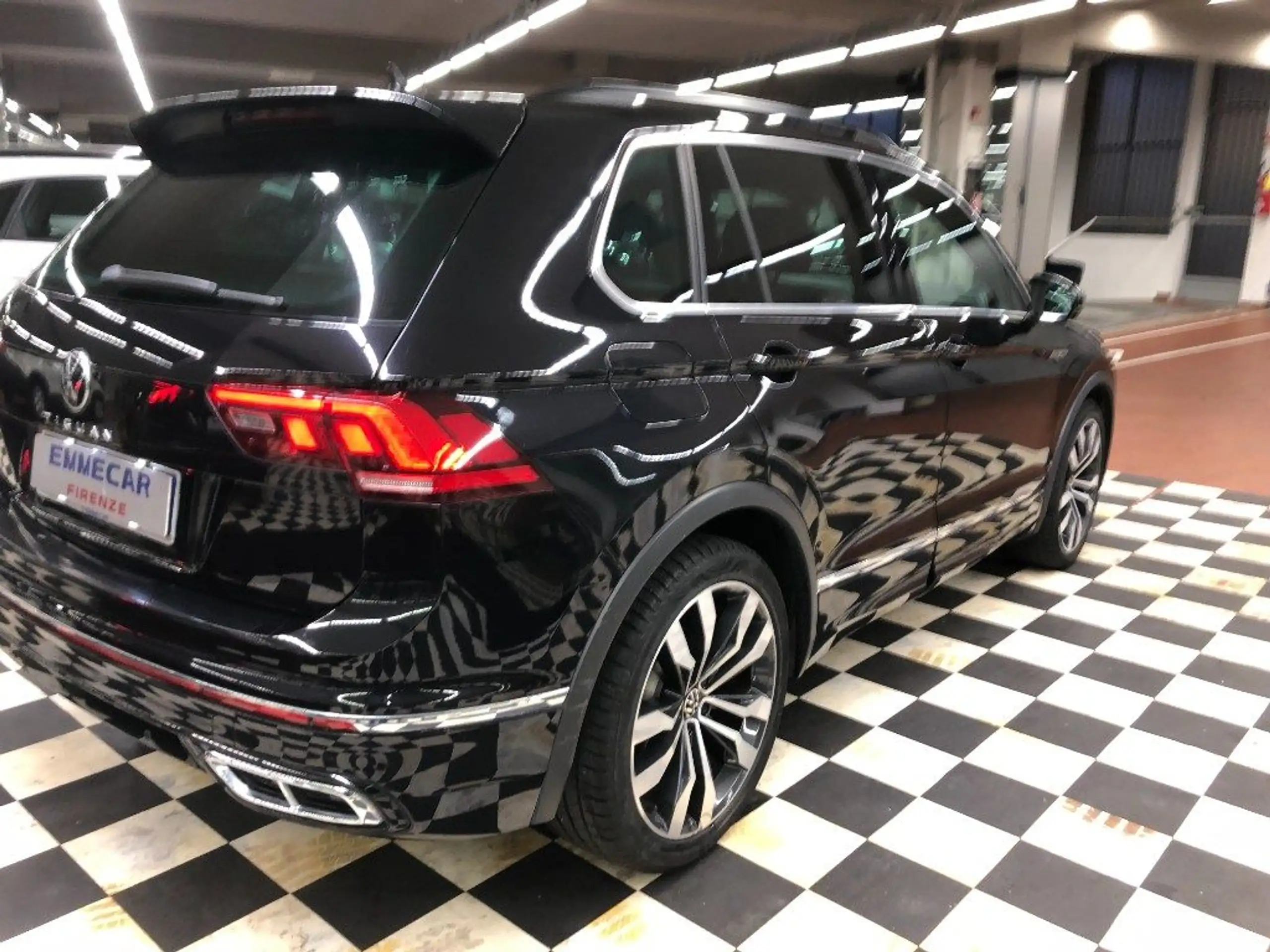 Volkswagen - Tiguan