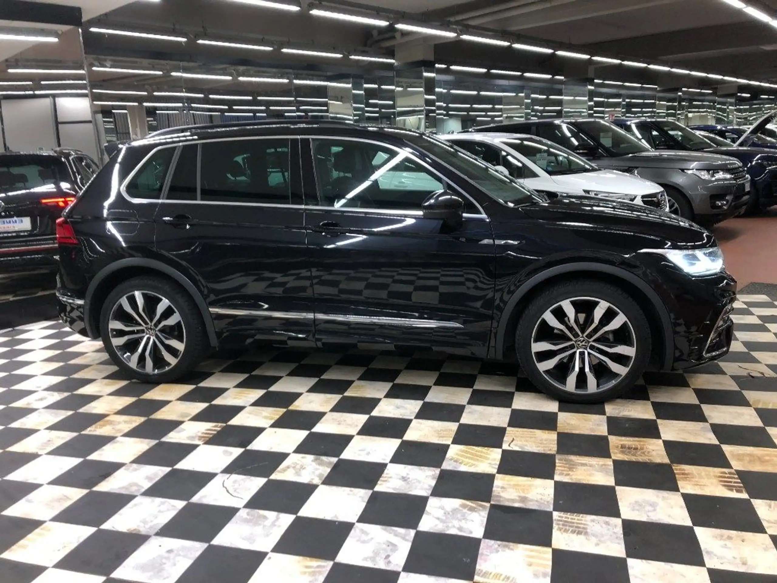 Volkswagen - Tiguan