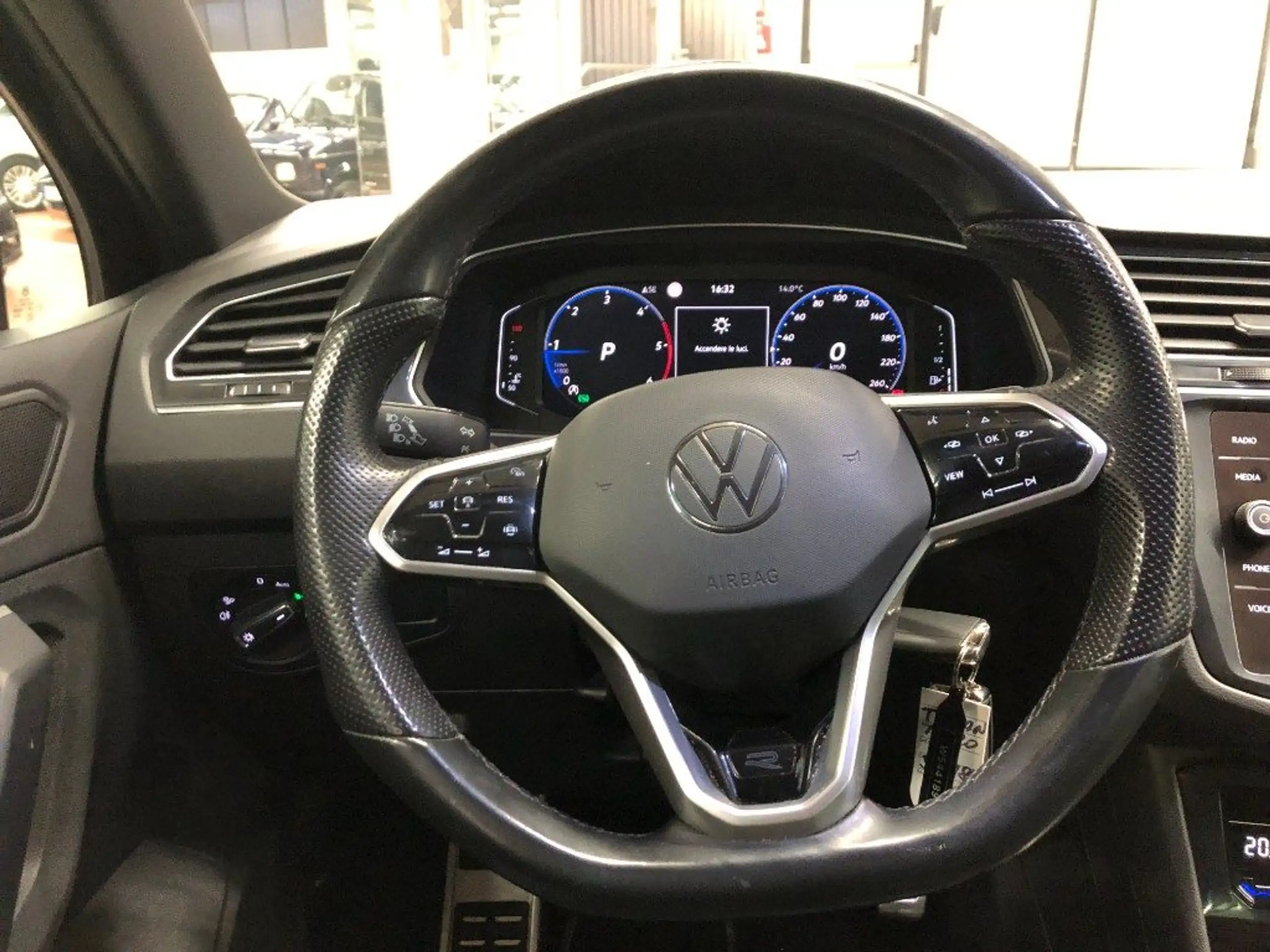 Volkswagen - Tiguan