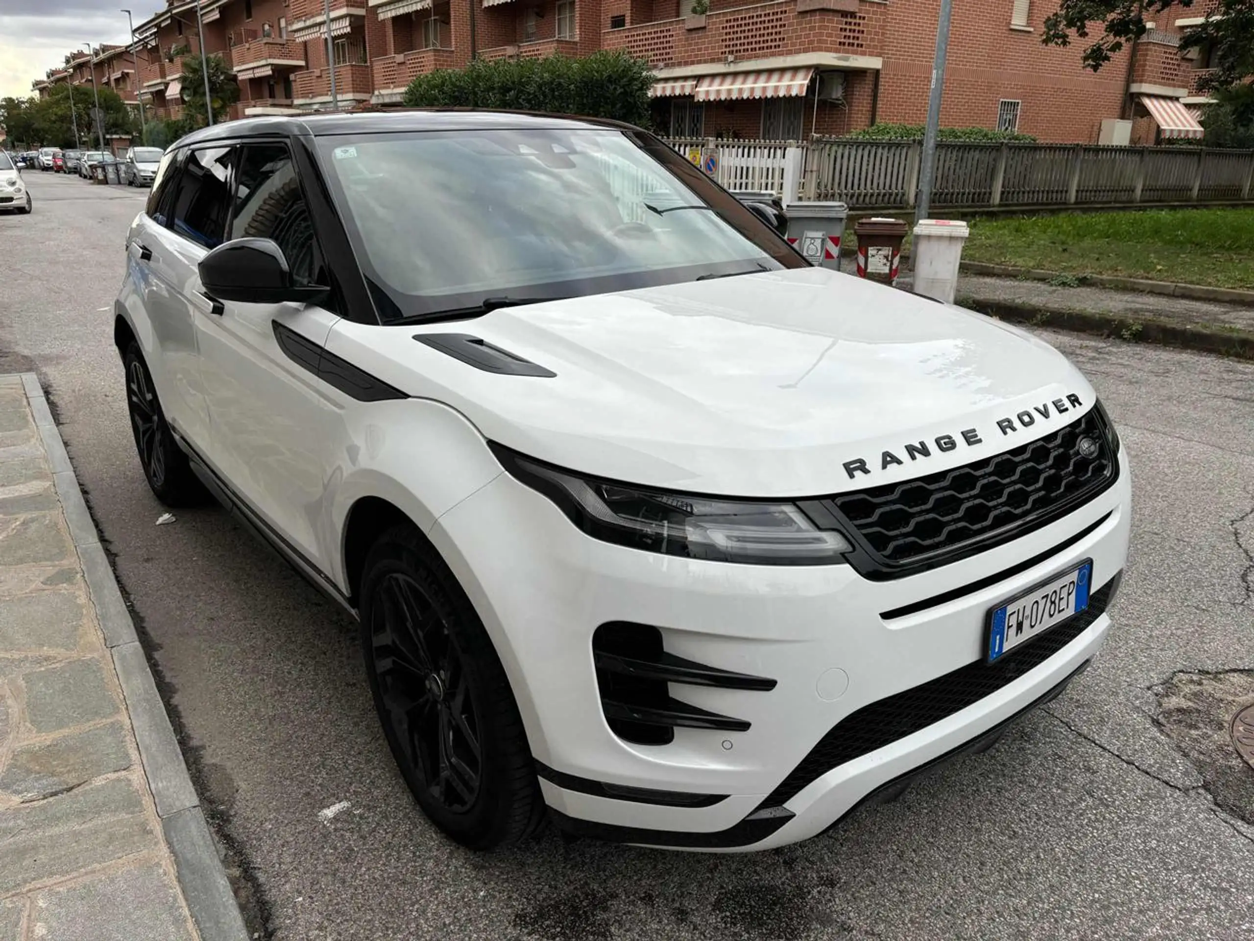 Land Rover - Range Rover Evoque