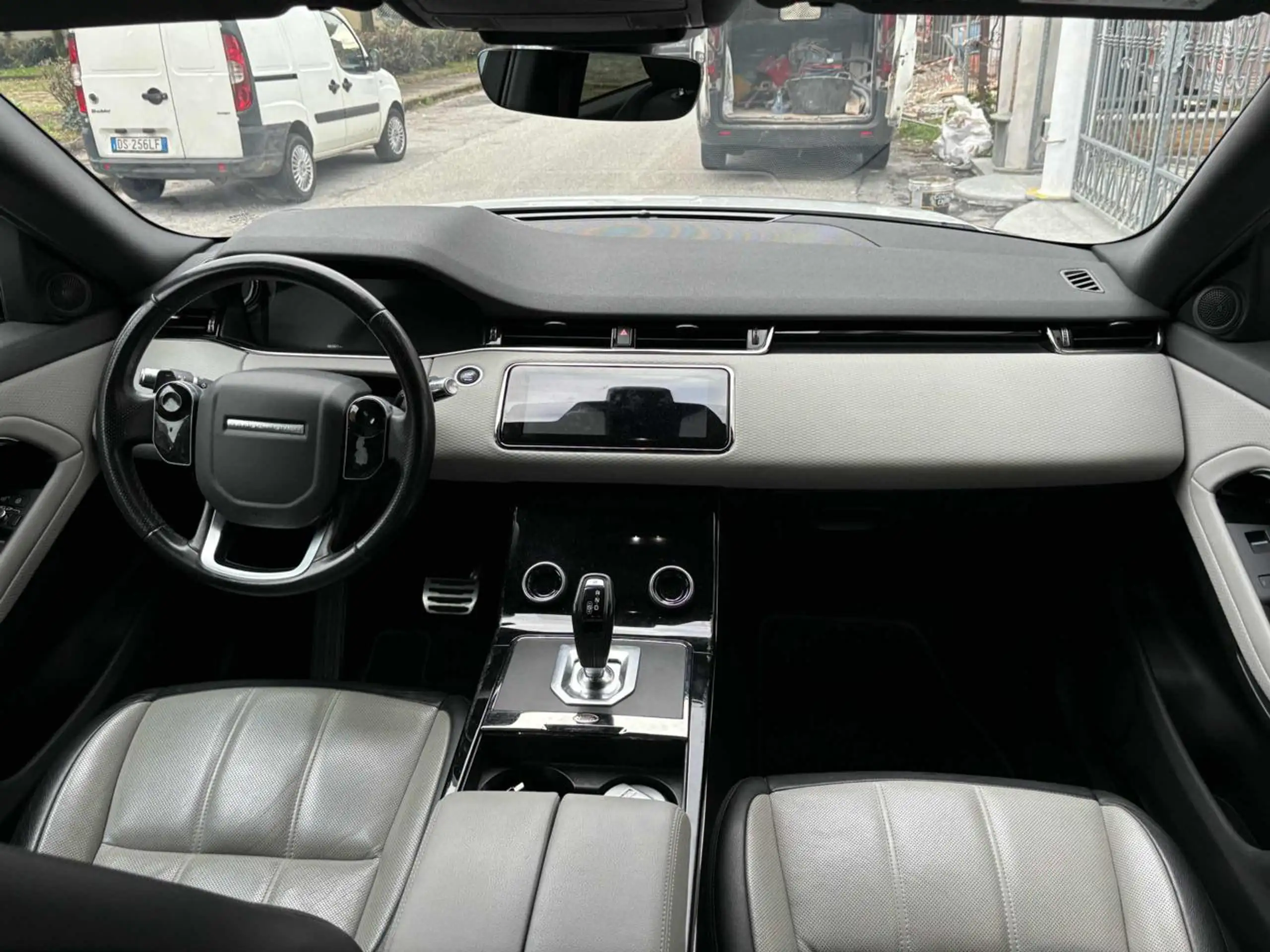 Land Rover - Range Rover Evoque