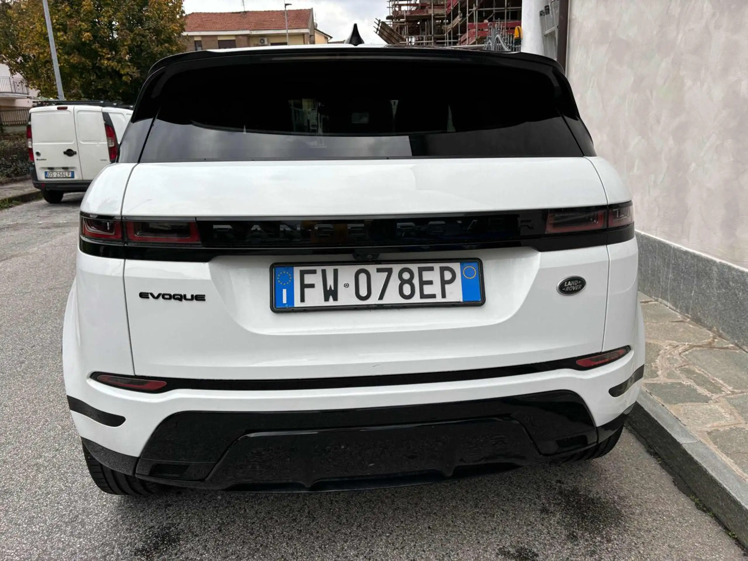 Land Rover - Range Rover Evoque