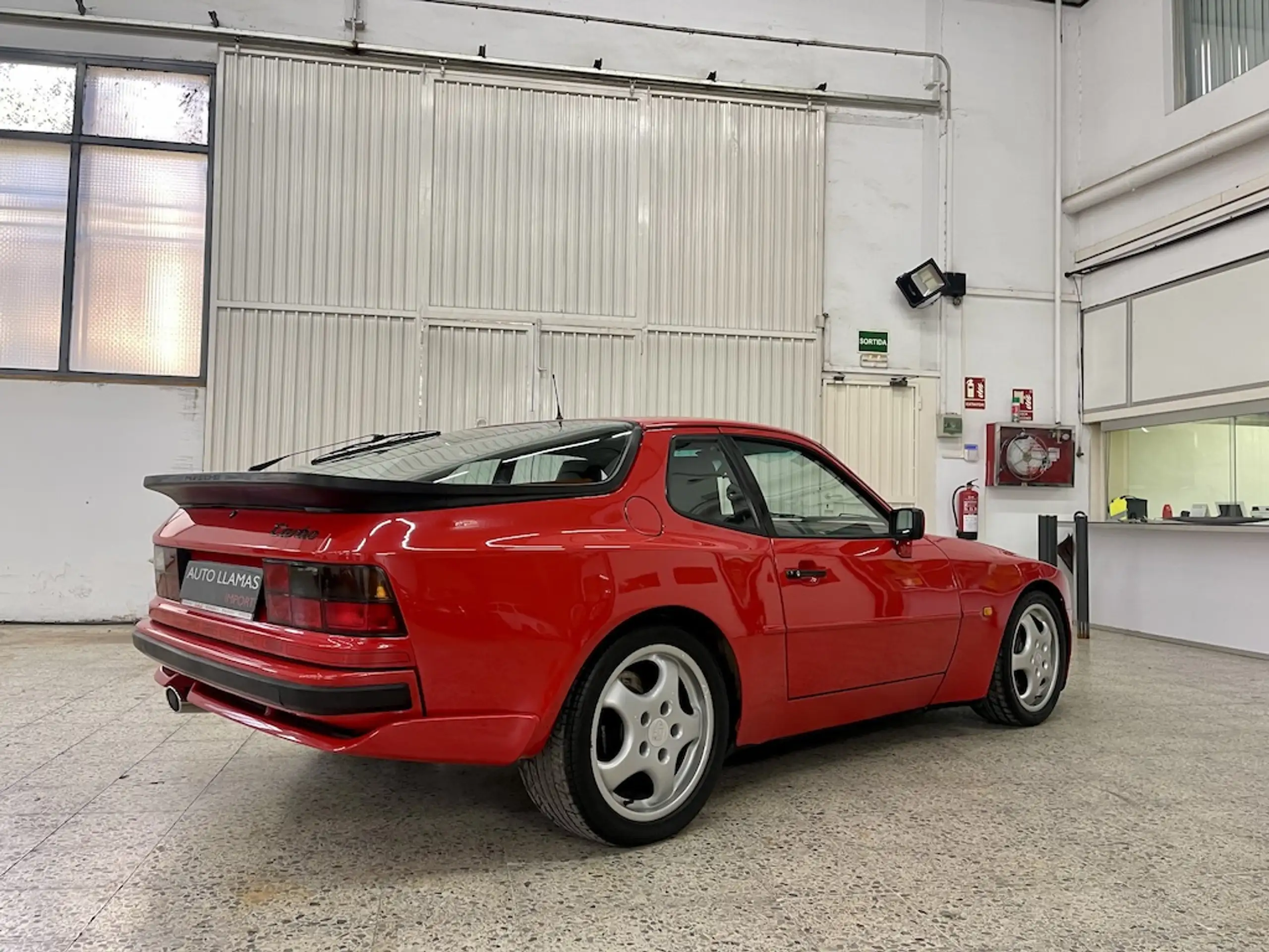 Porsche - 944