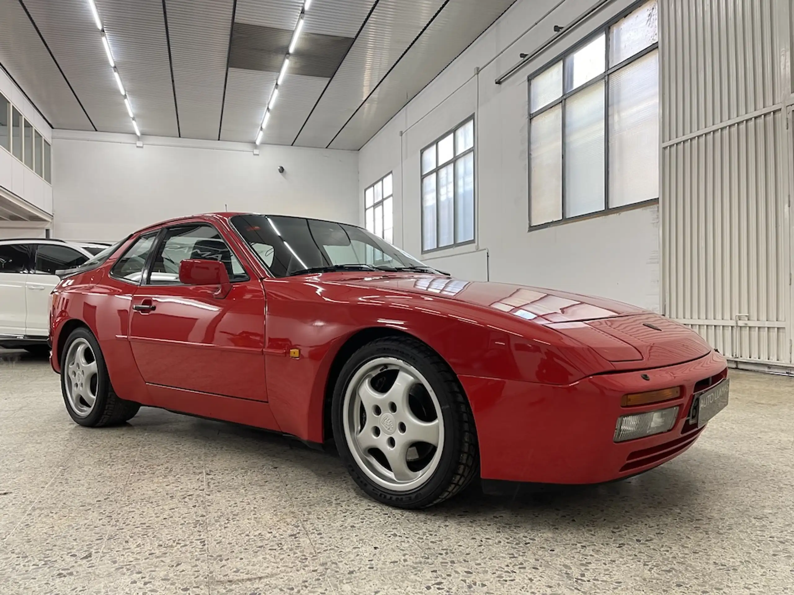 Porsche - 944