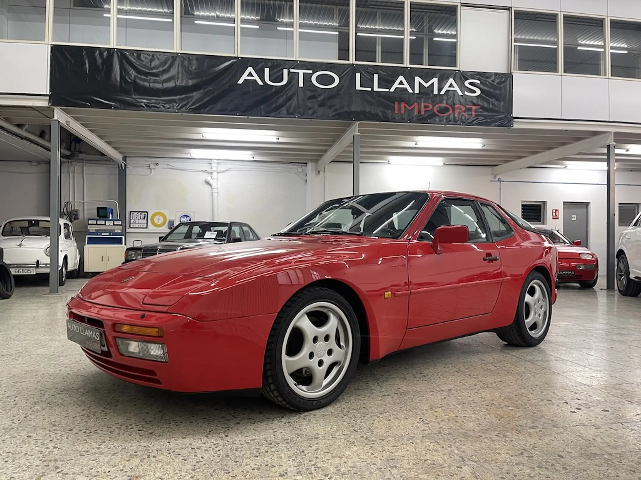 Porsche - 944