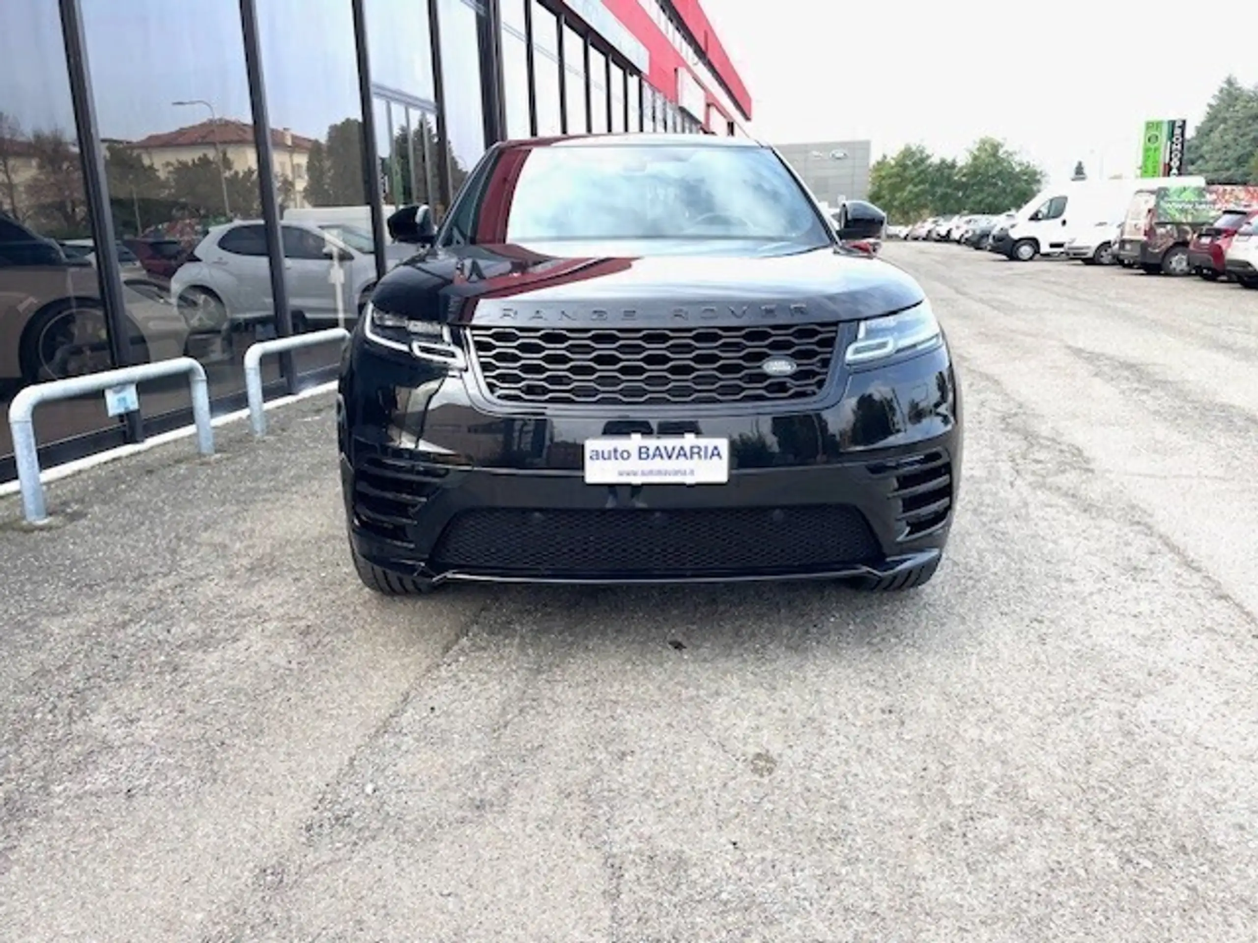 Land Rover - Range Rover Velar