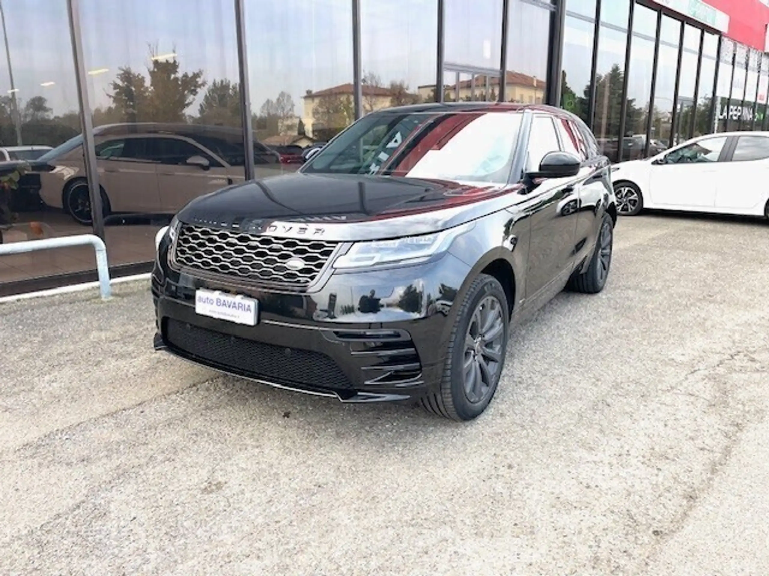 Land Rover - Range Rover Velar