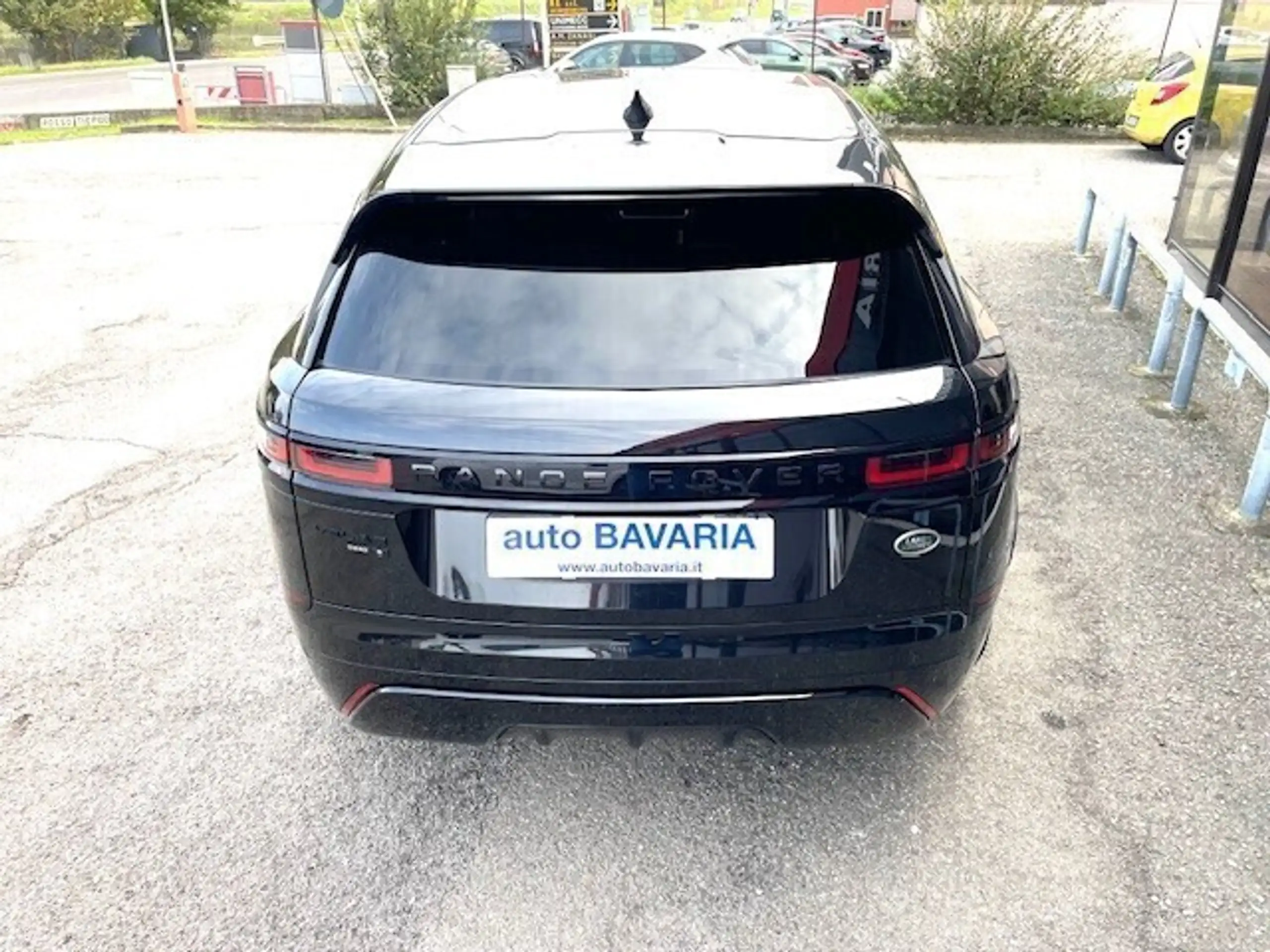 Land Rover - Range Rover Velar