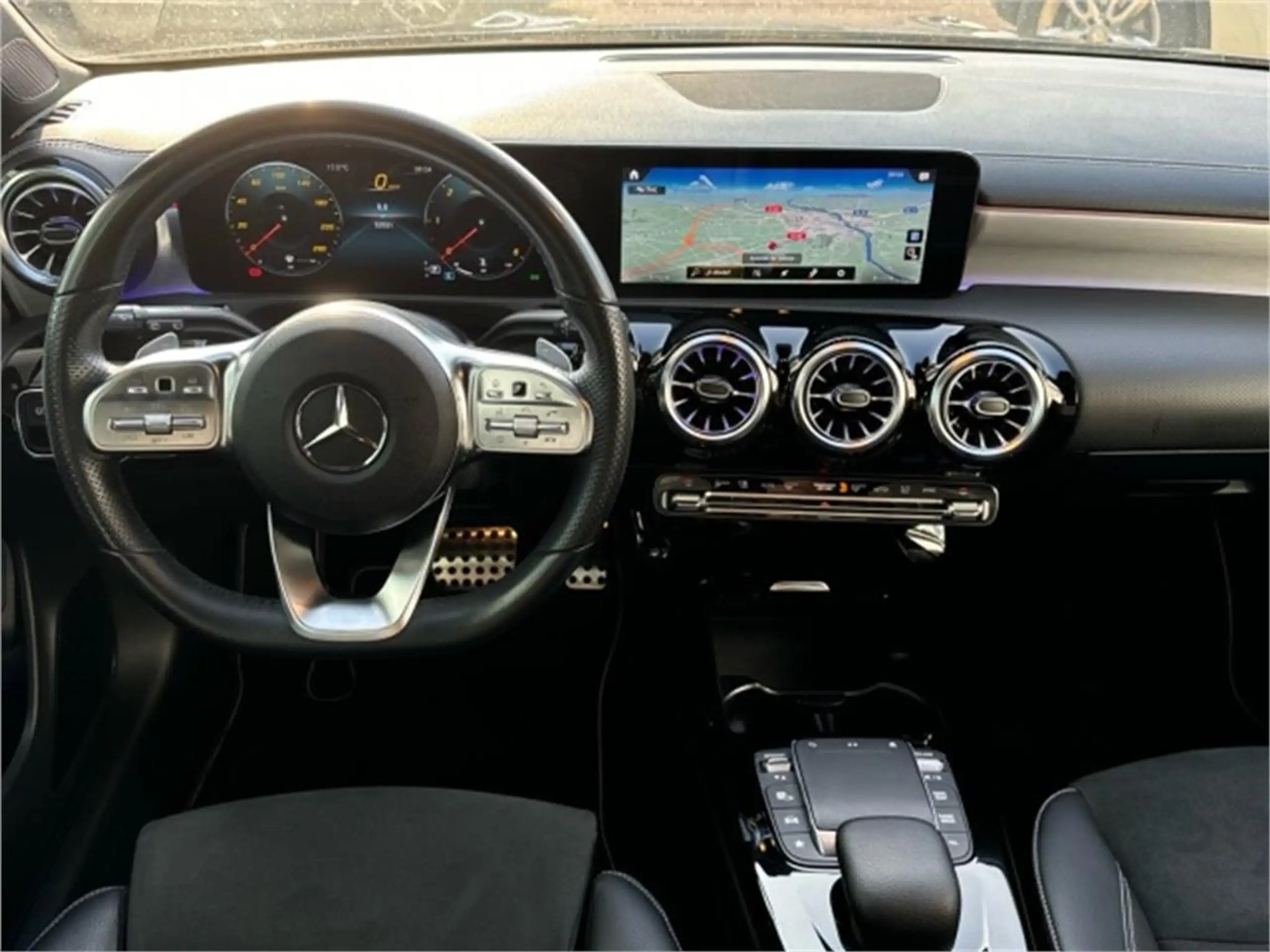 Mercedes-Benz - CLA 200