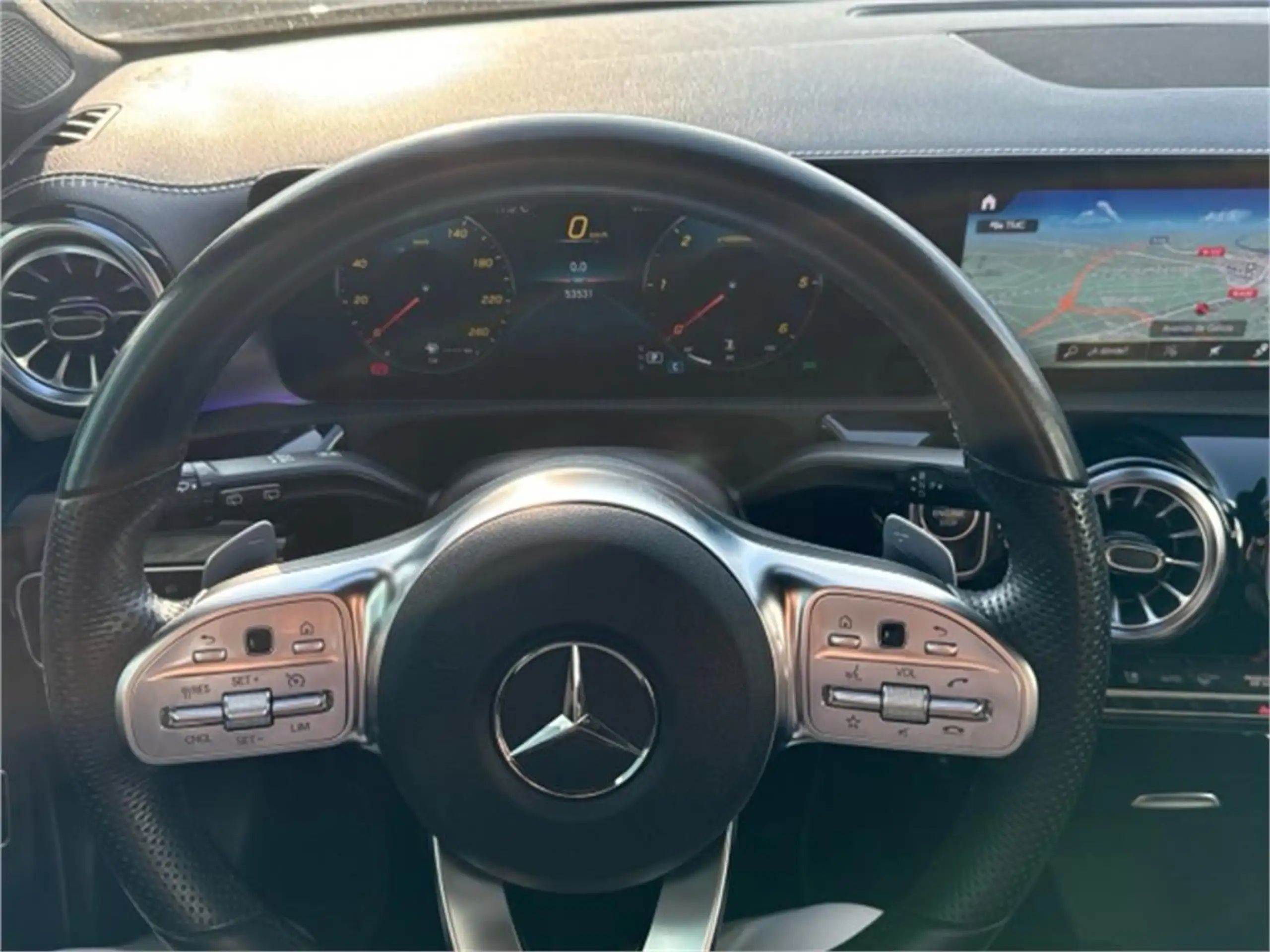 Mercedes-Benz - CLA 200