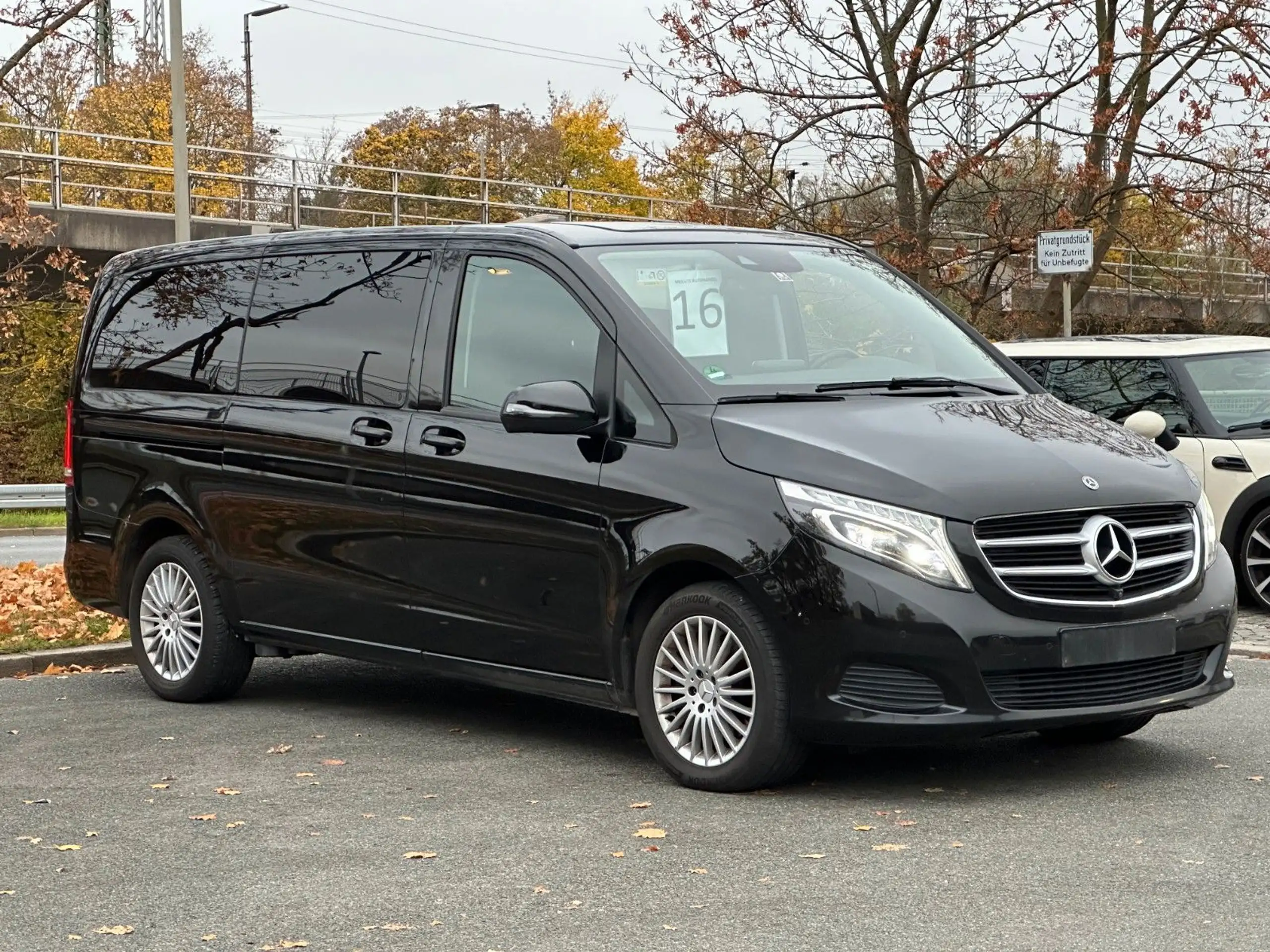 Mercedes-Benz - V 250