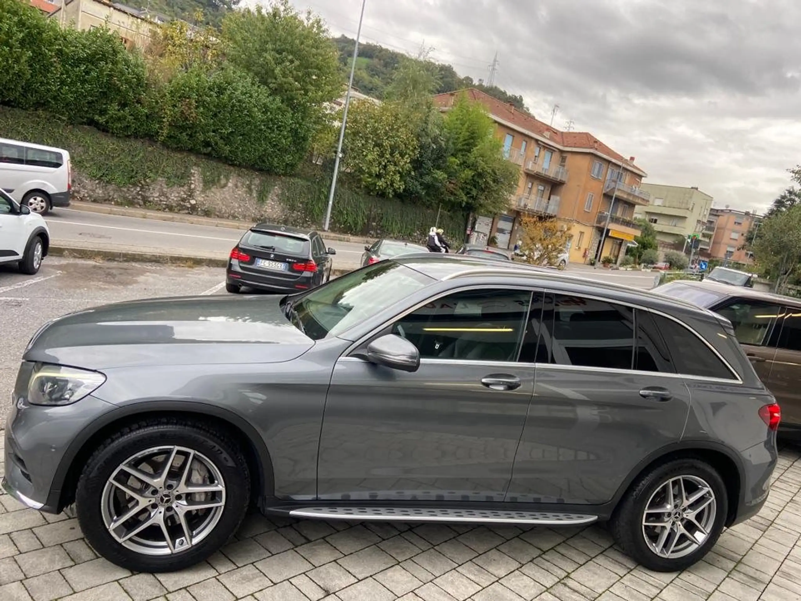 Mercedes-Benz - GLC 350