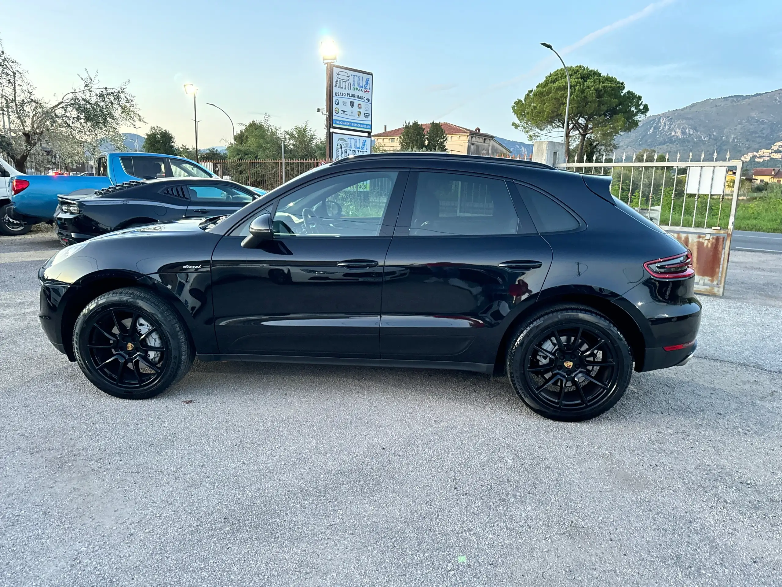 Porsche - Macan