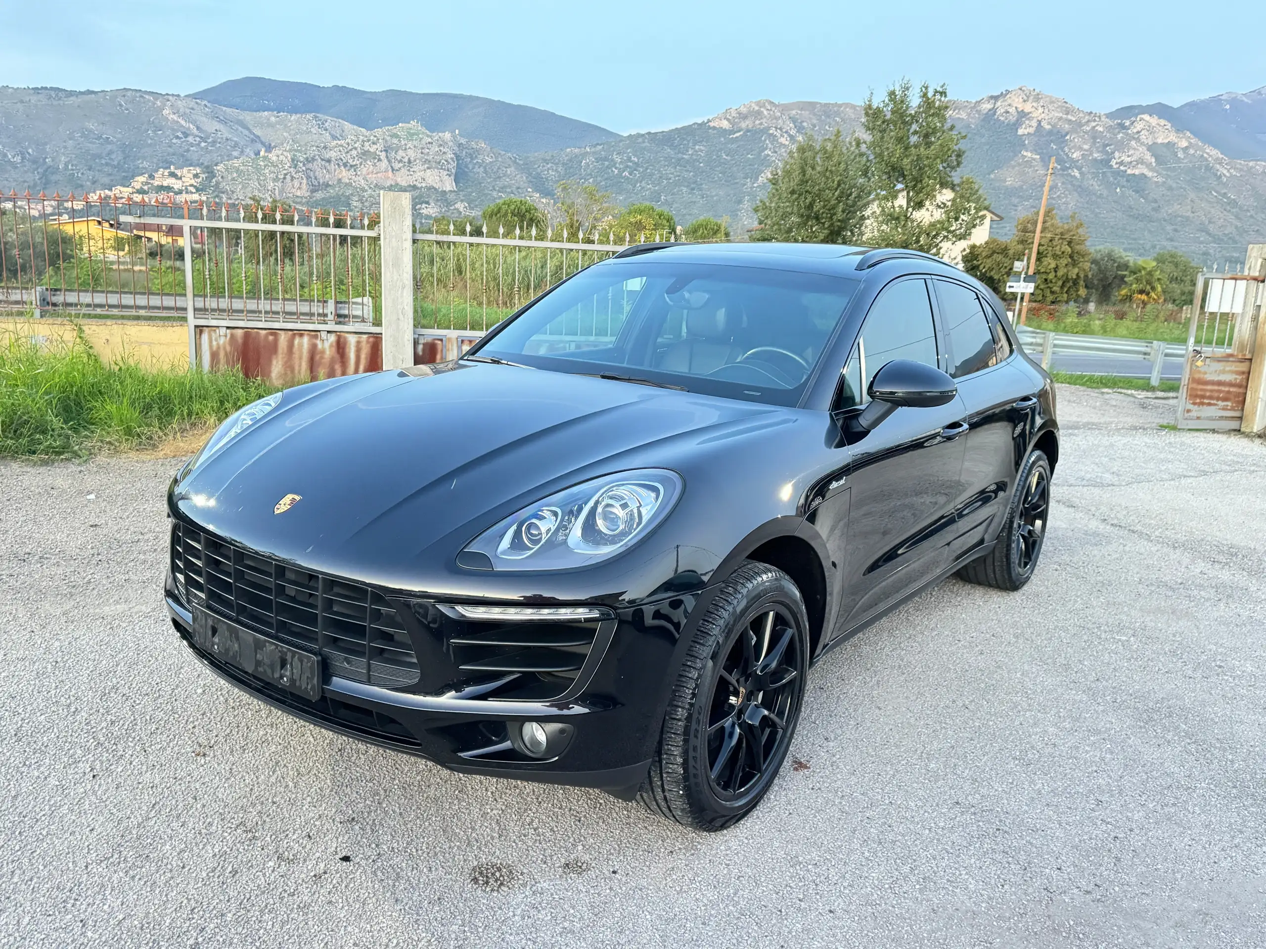 Porsche - Macan