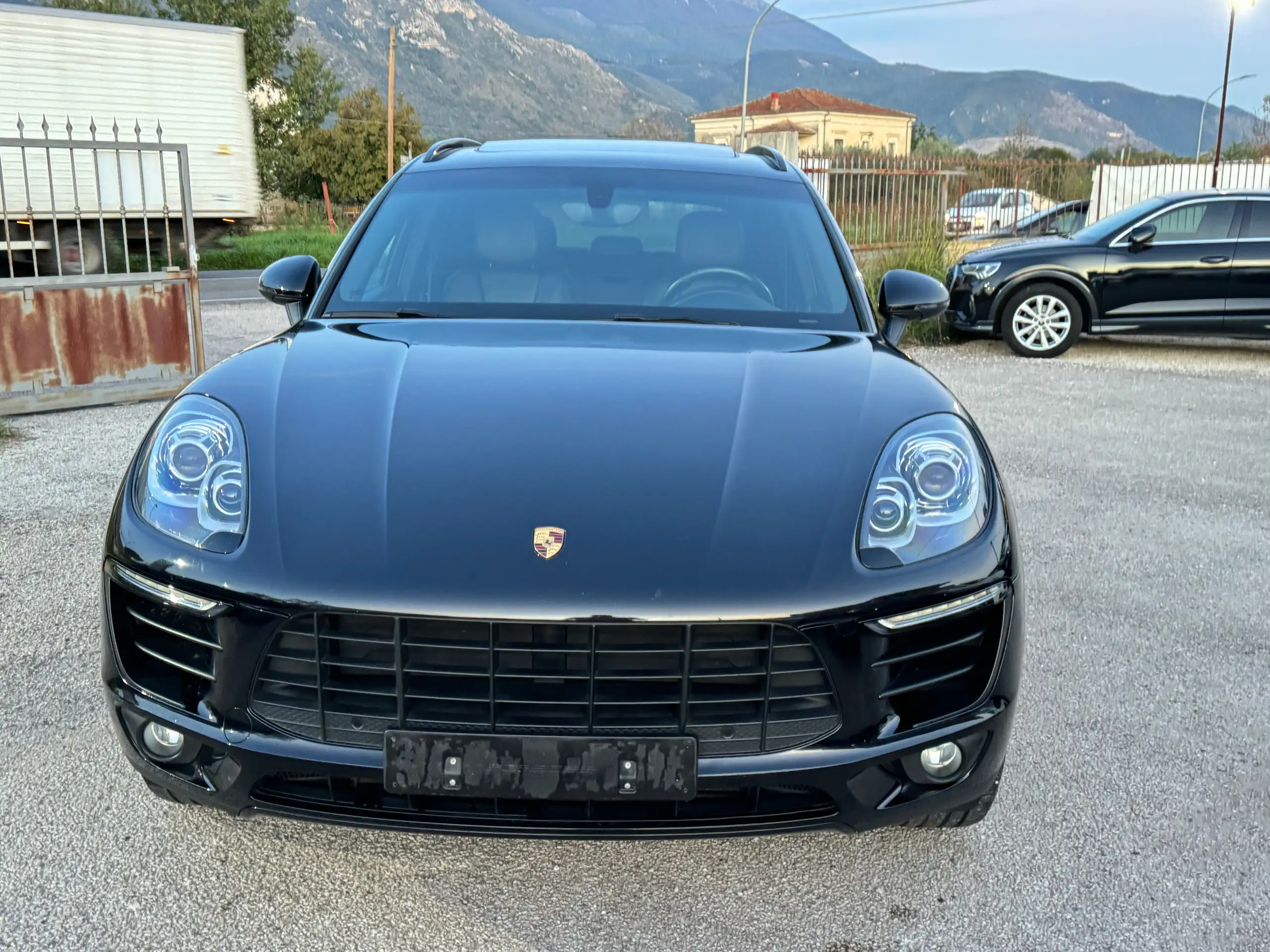 Porsche - Macan