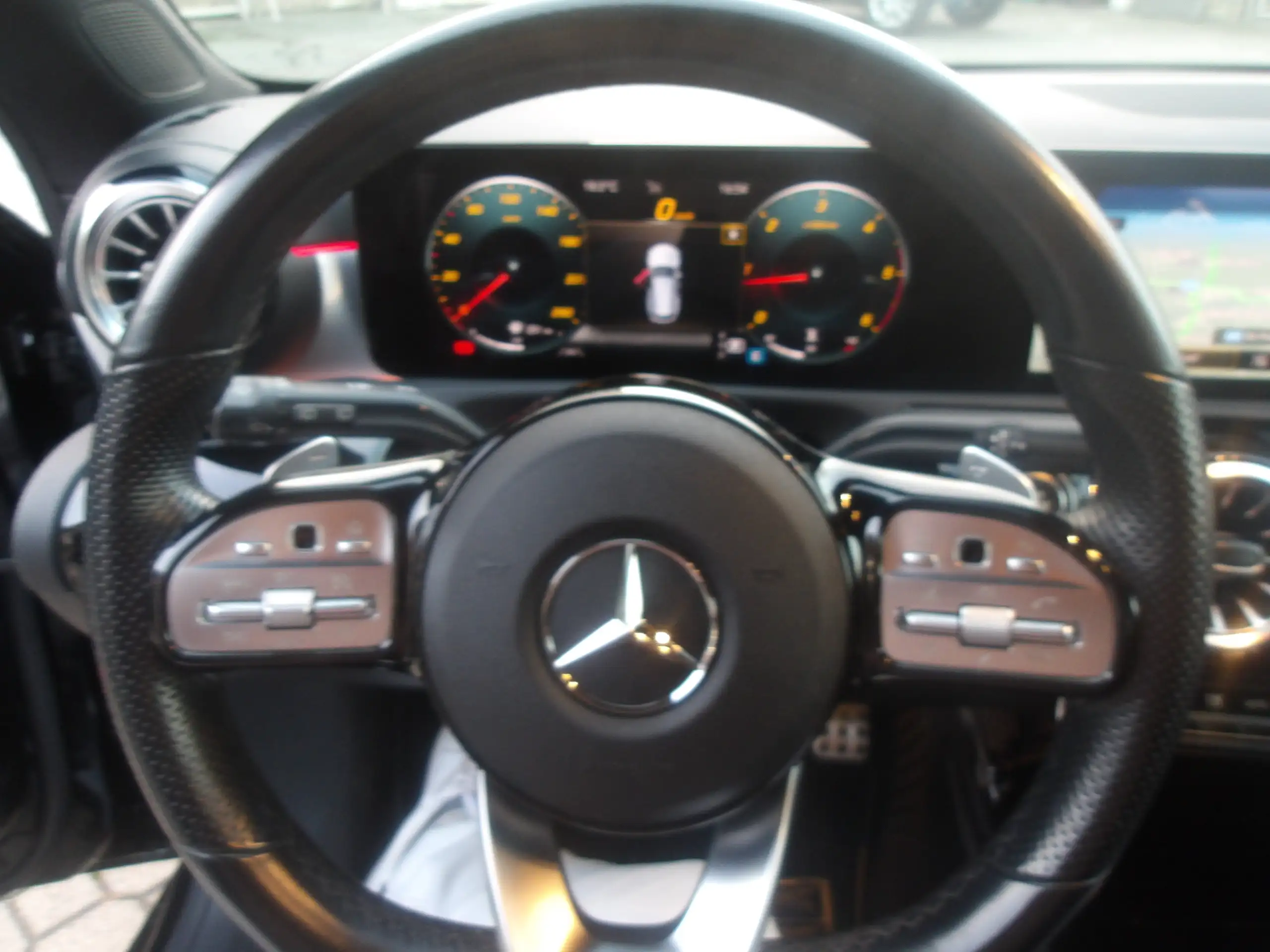 Mercedes-Benz - CLA 200