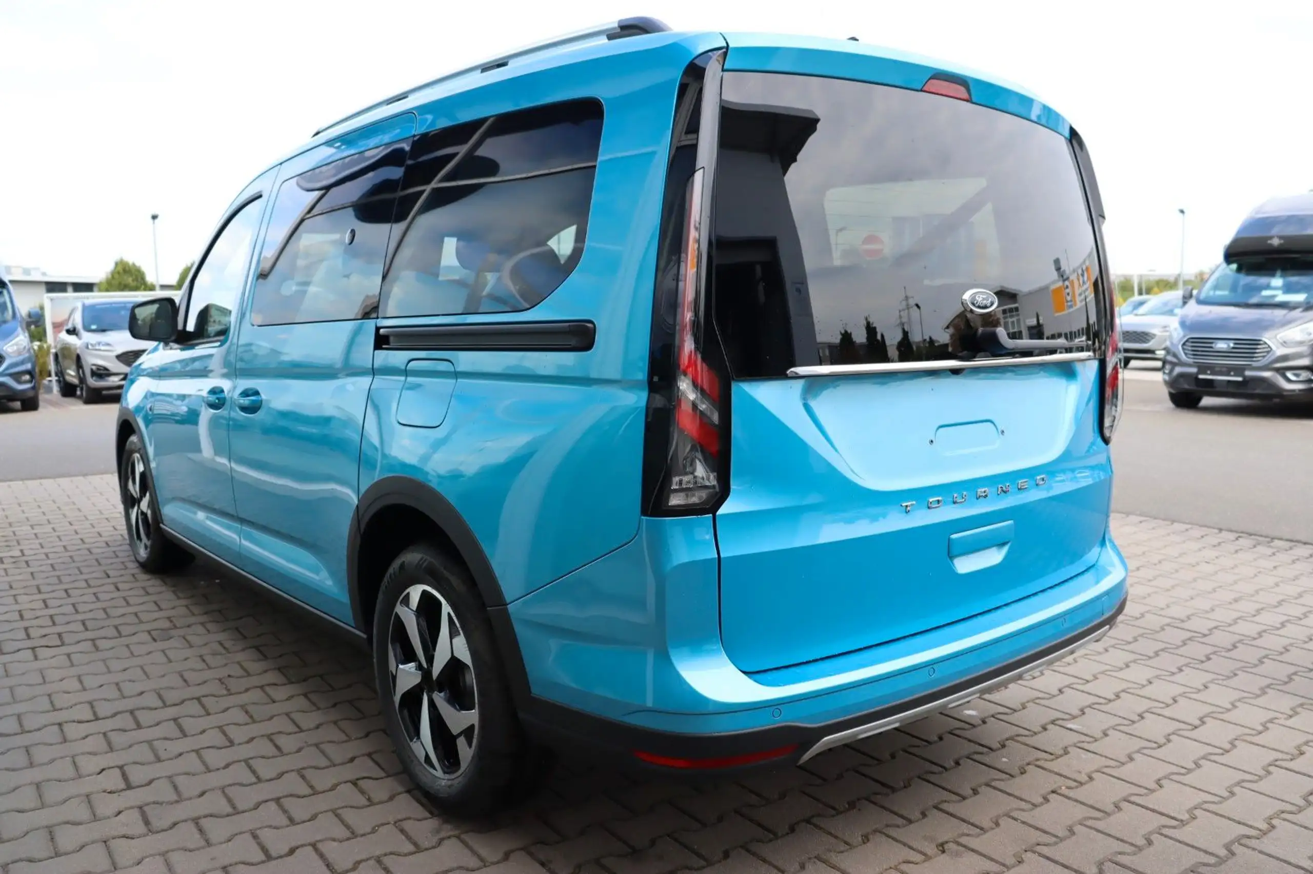 Ford - Grand Tourneo