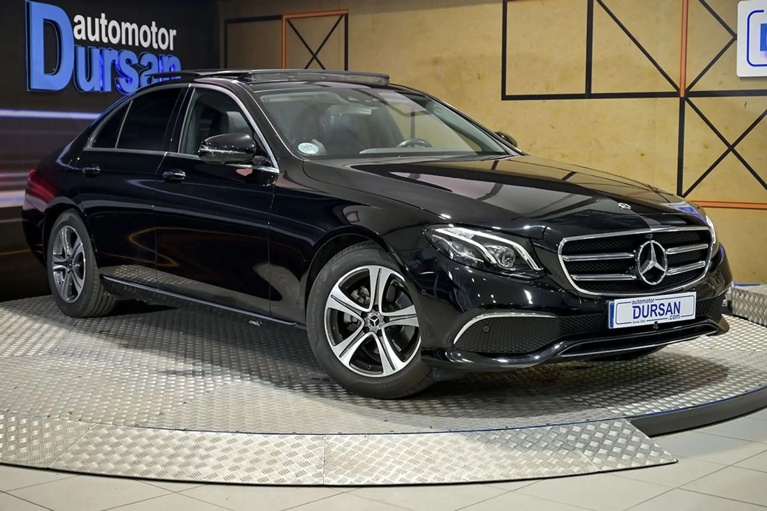 Mercedes-Benz - E 220