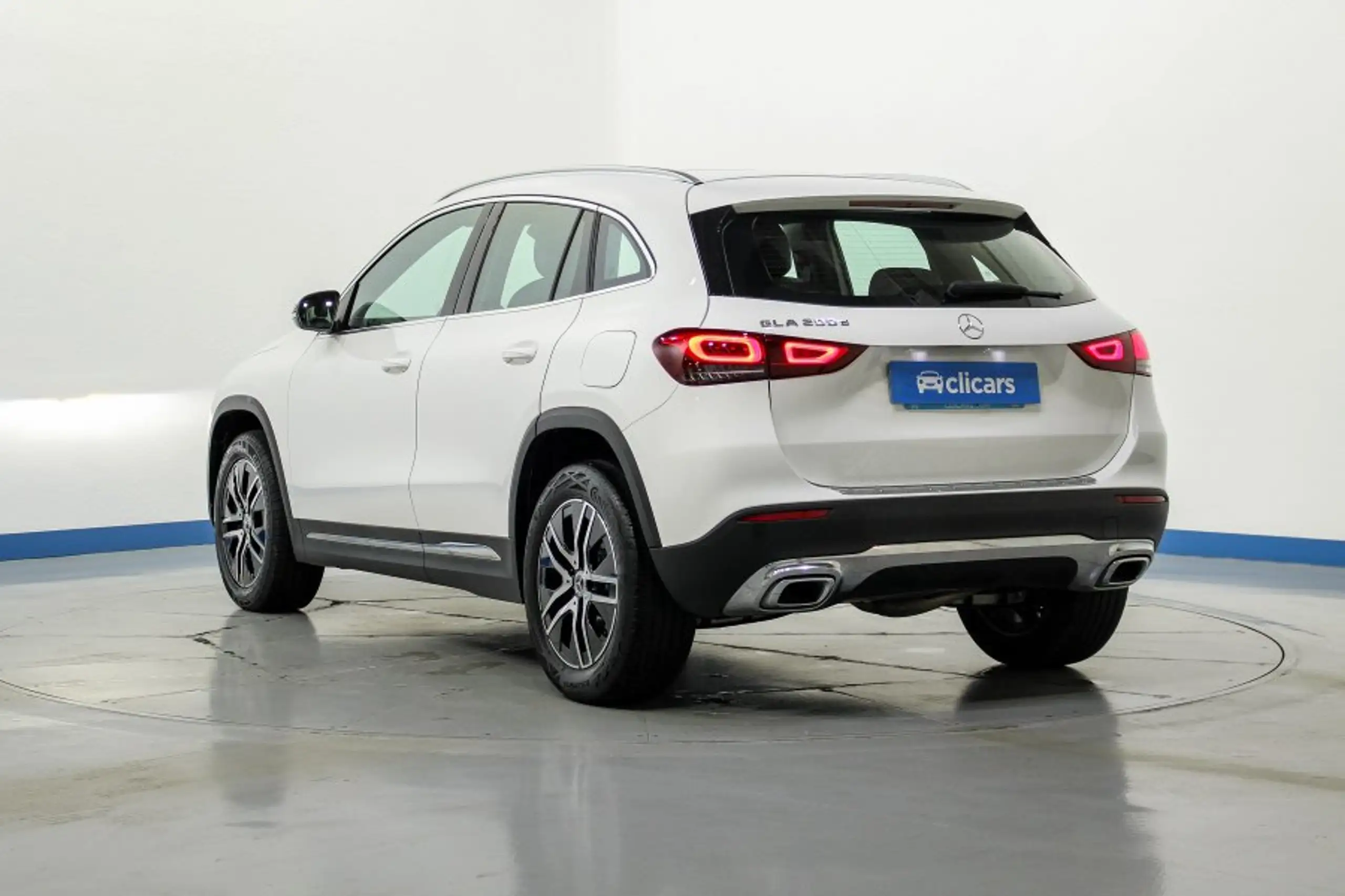 Mercedes-Benz - GLA 200