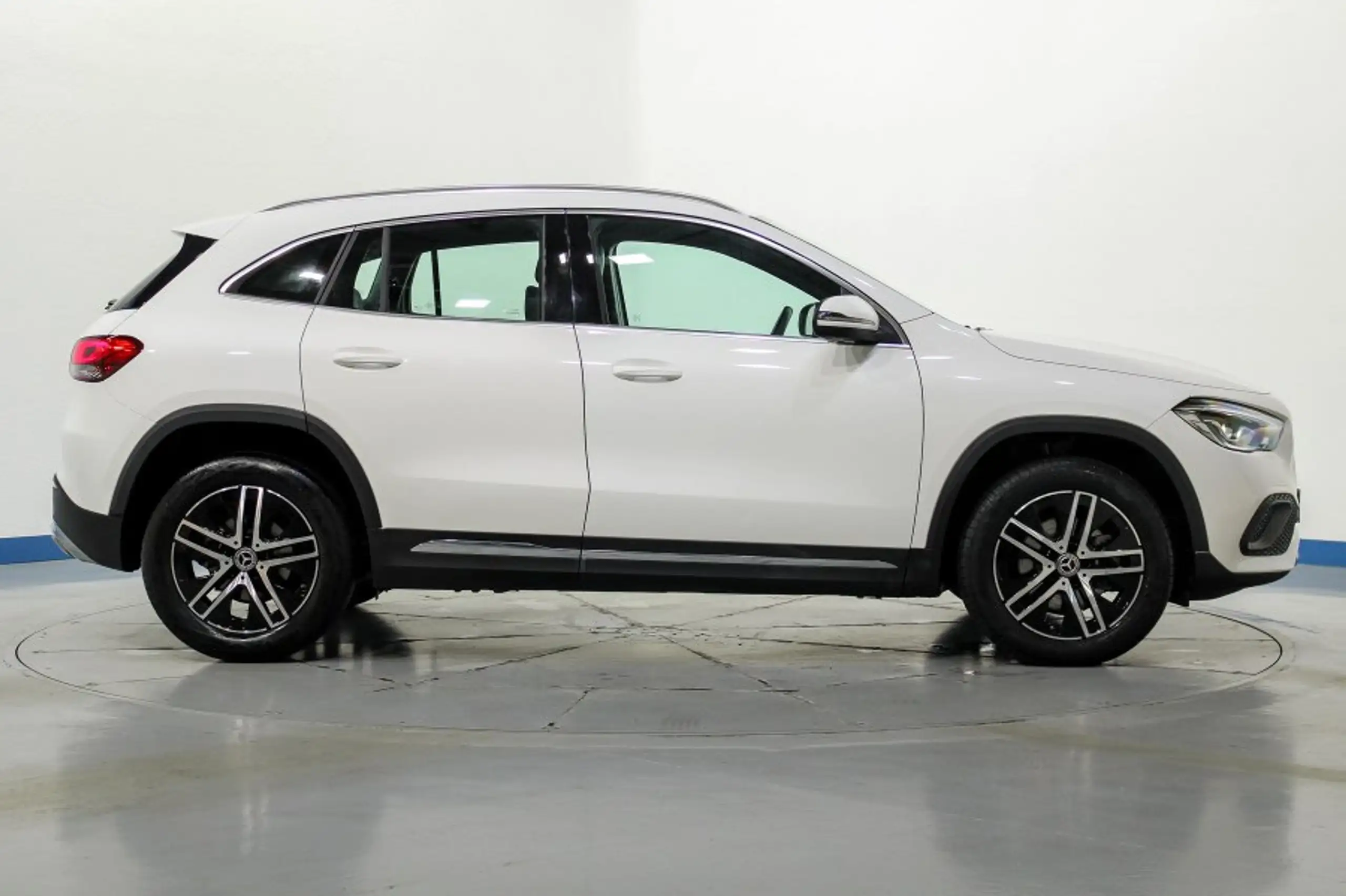 Mercedes-Benz - GLA 200