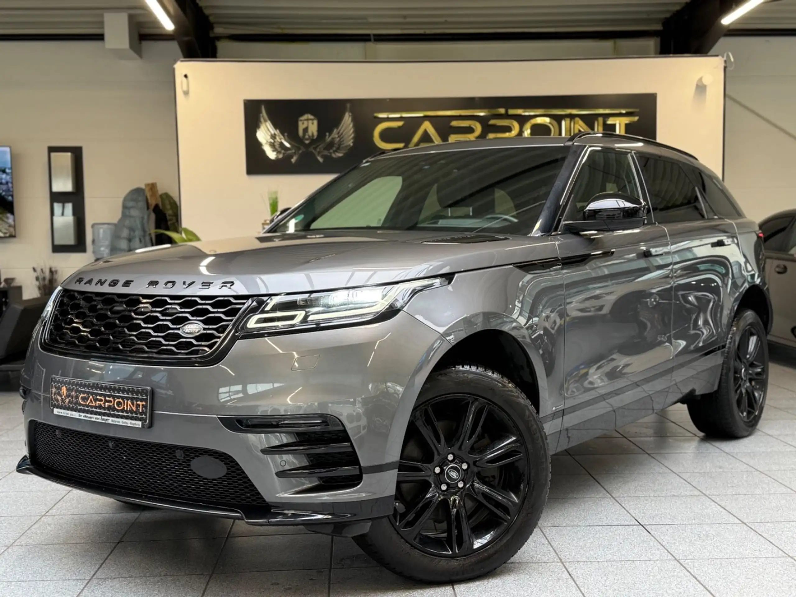 Land Rover - Range Rover Velar