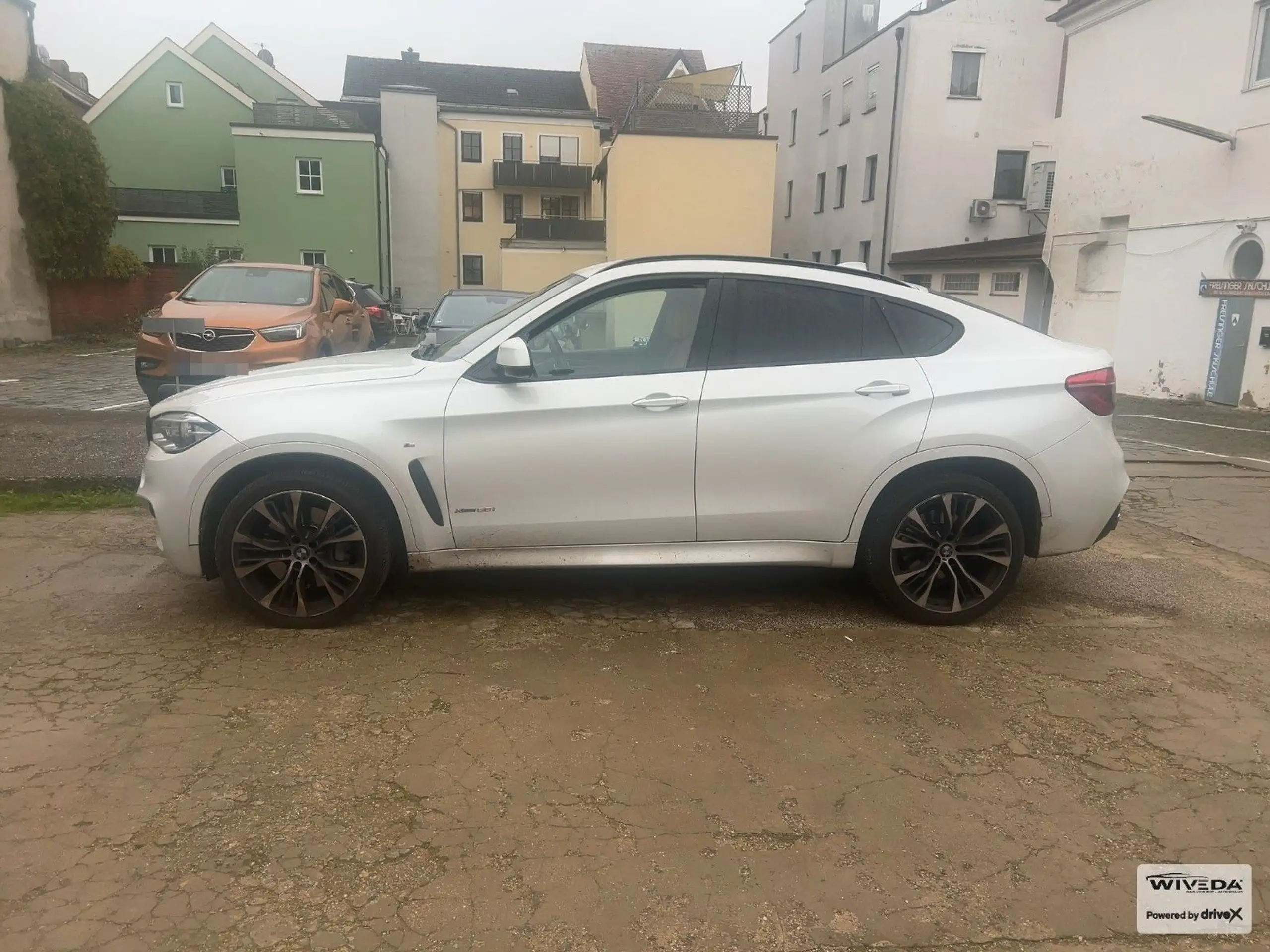 BMW - X6