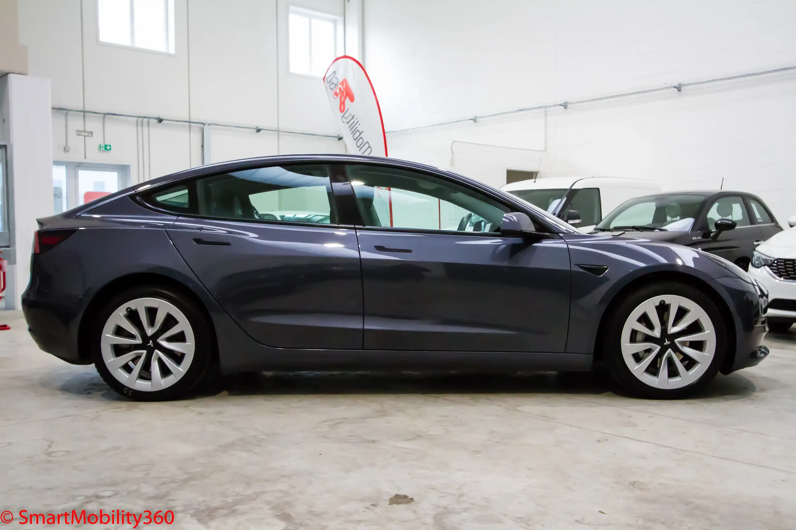 Tesla - Model 3