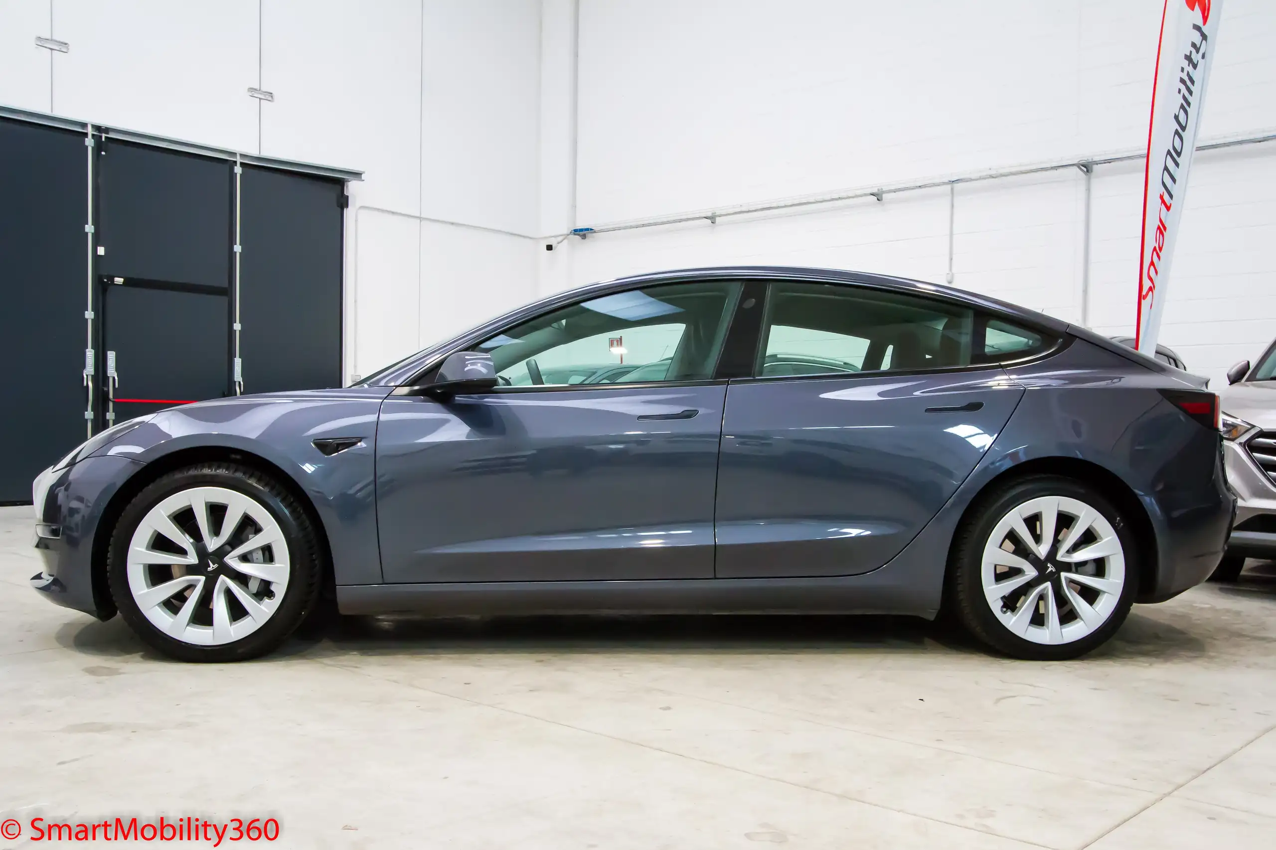 Tesla - Model 3