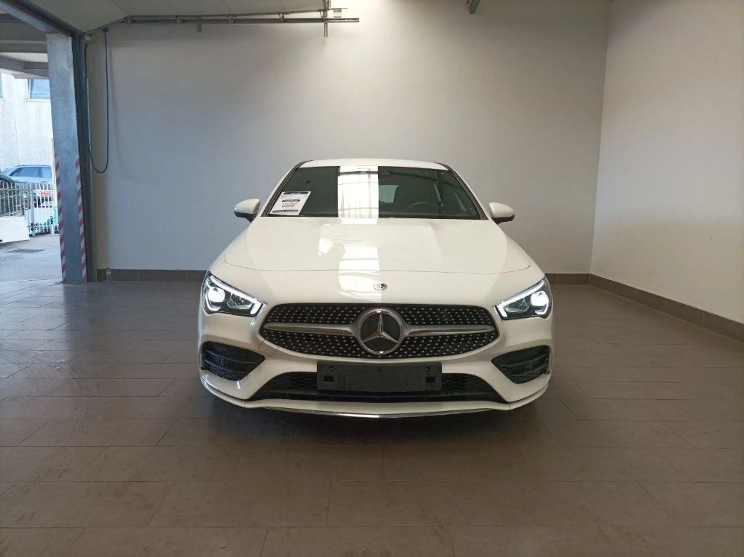 Mercedes-Benz - CLA 200