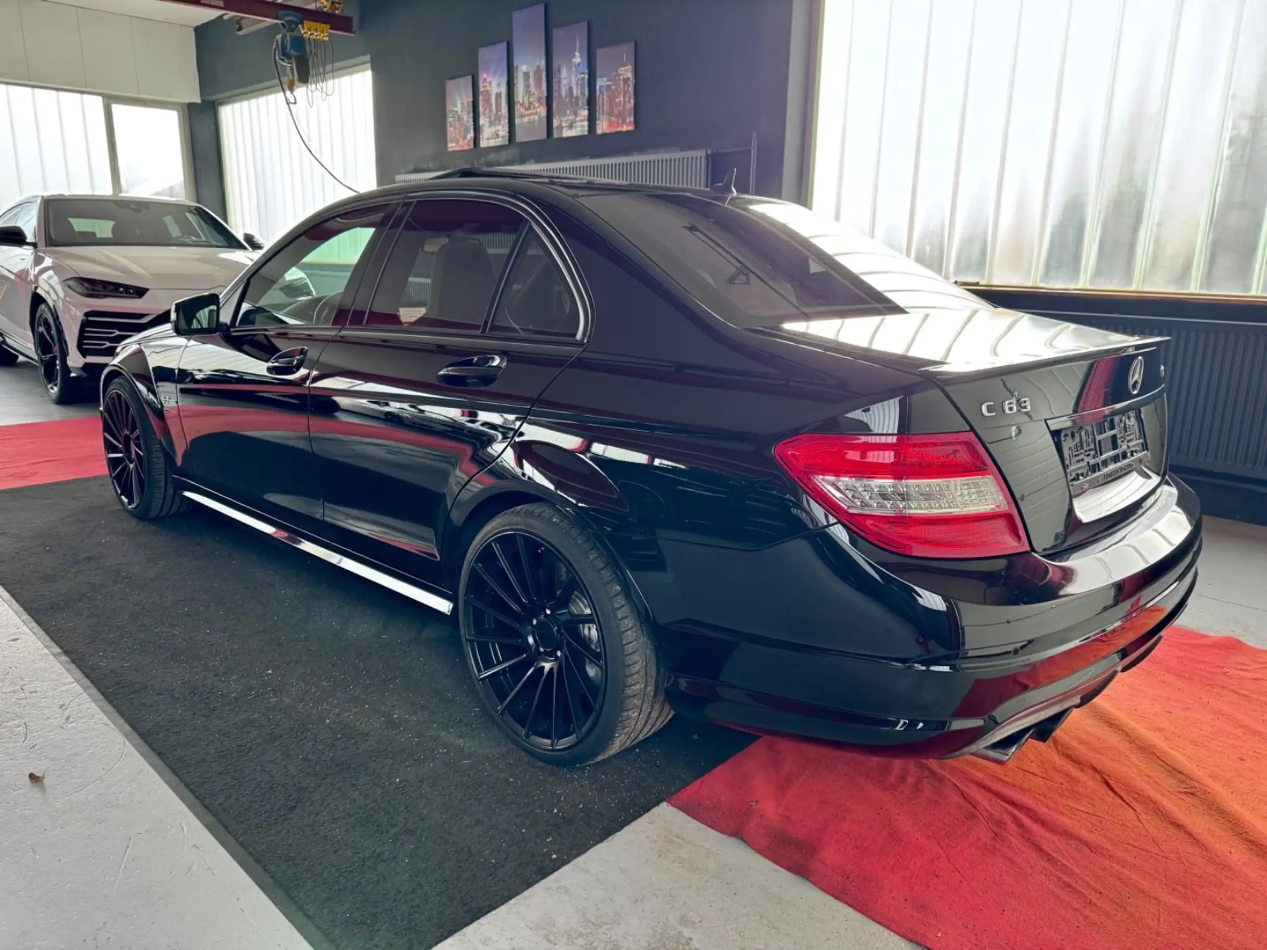 Mercedes-Benz - C 63 AMG