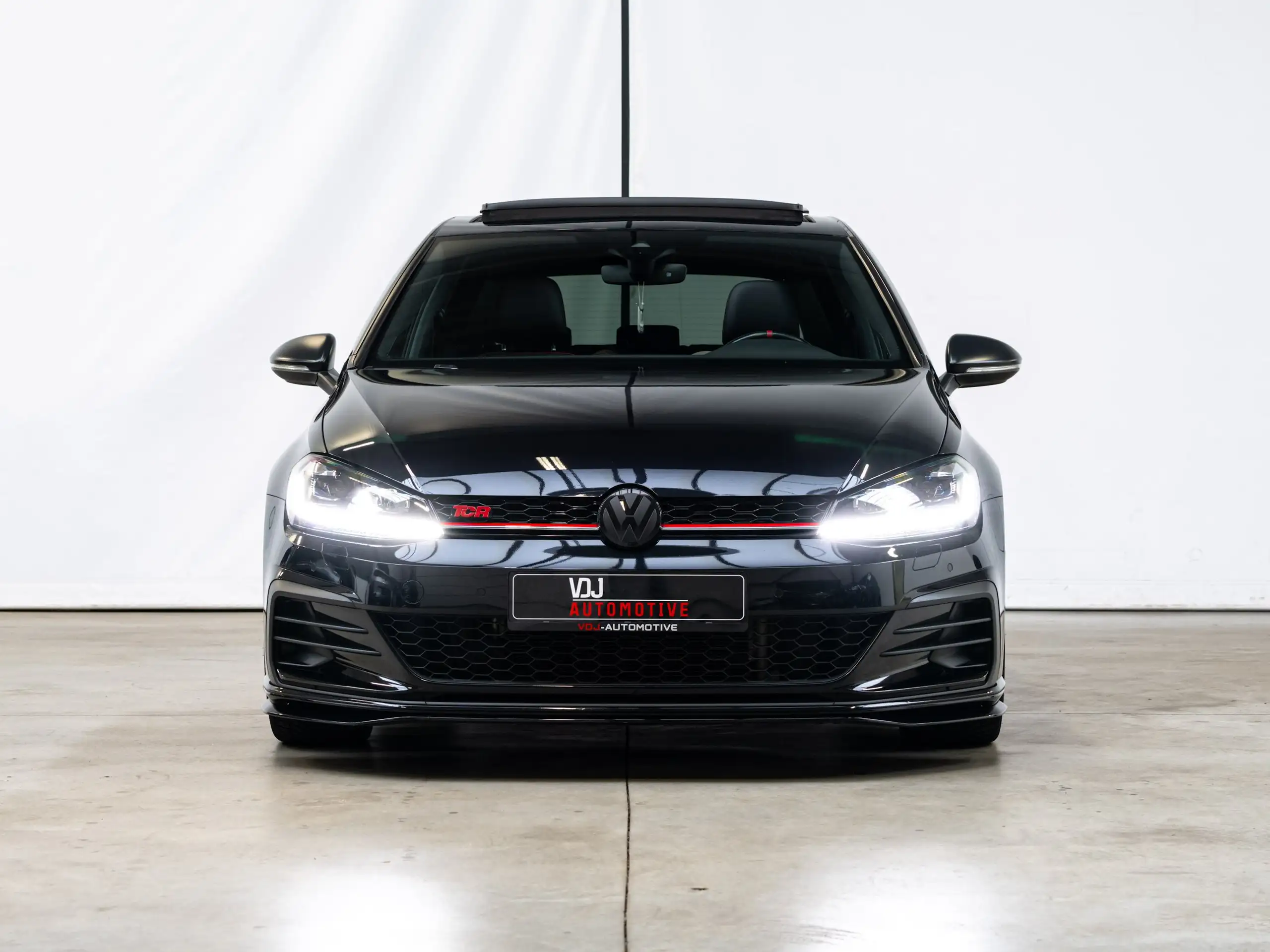 Volkswagen - Golf GTI