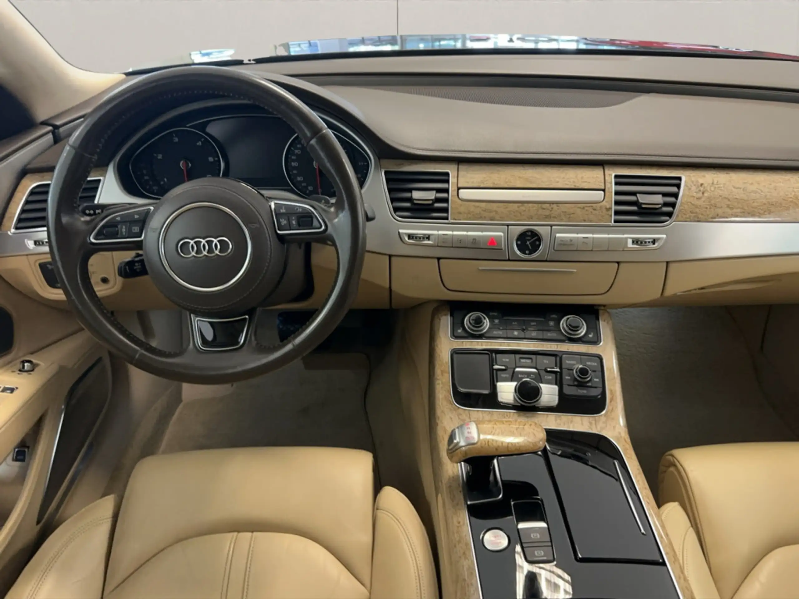 Audi - A8