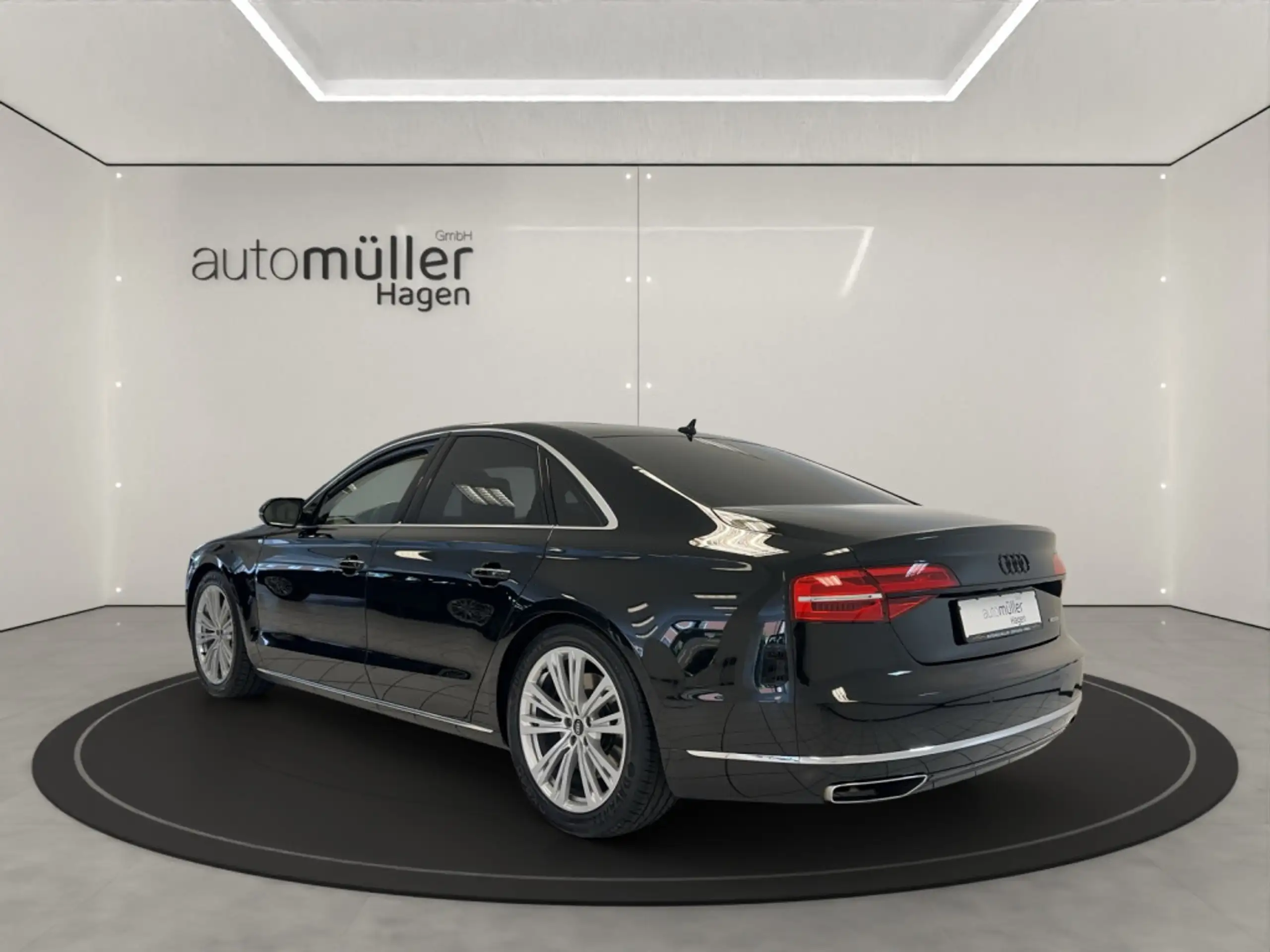 Audi - A8