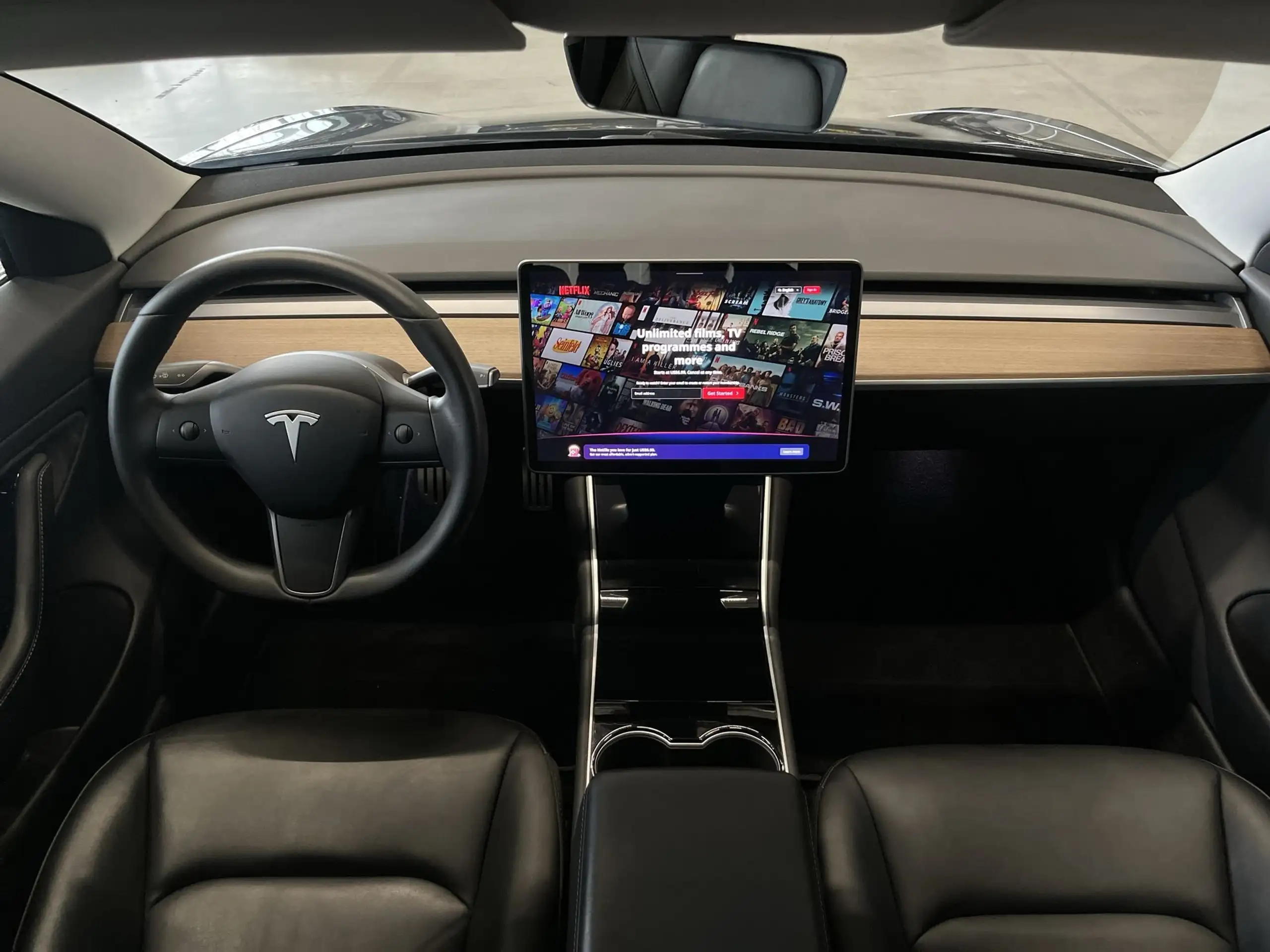 Tesla - Model 3